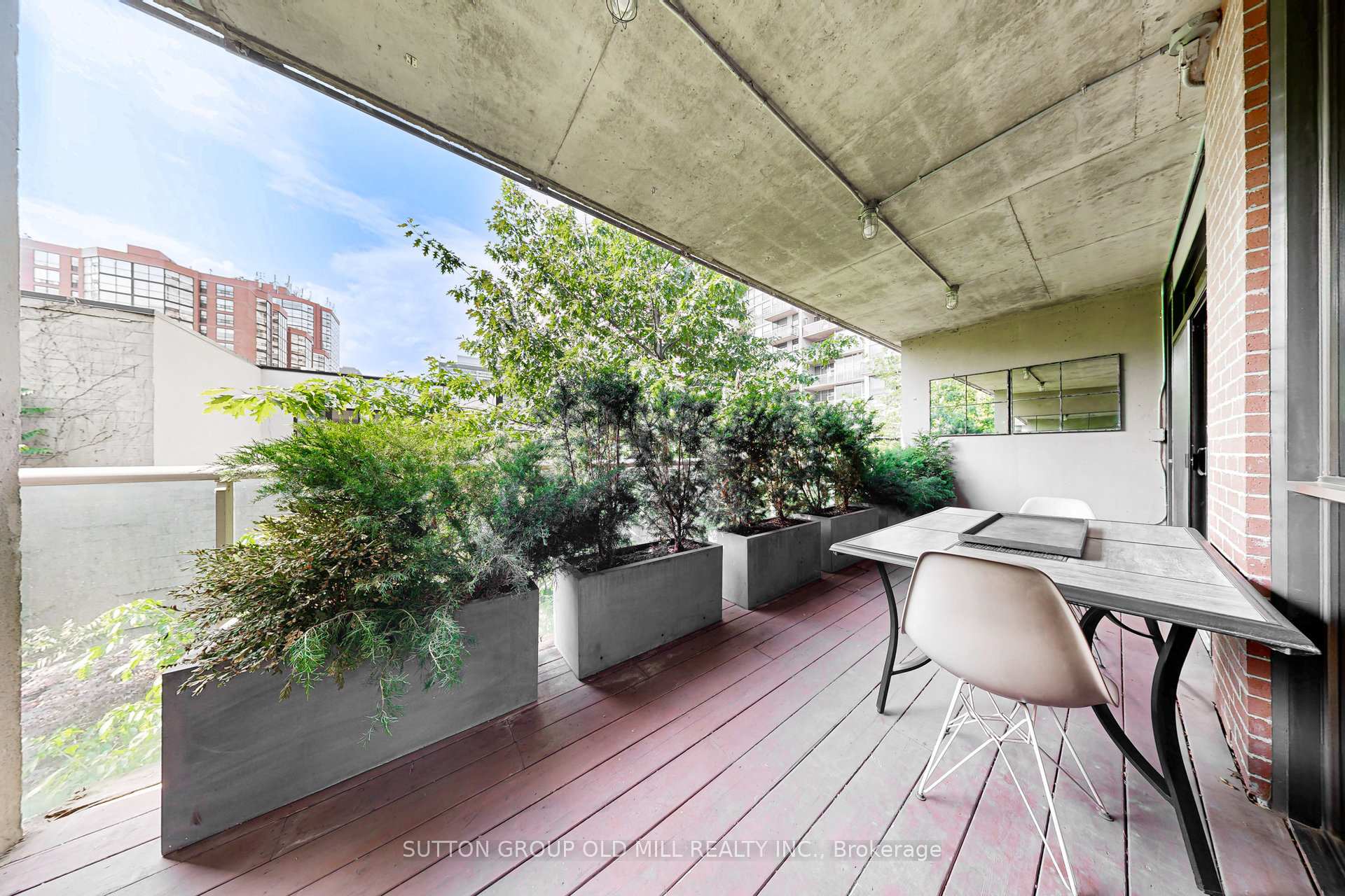 2 Bedrooms Condo at 62 Niagara, Toronto For sale