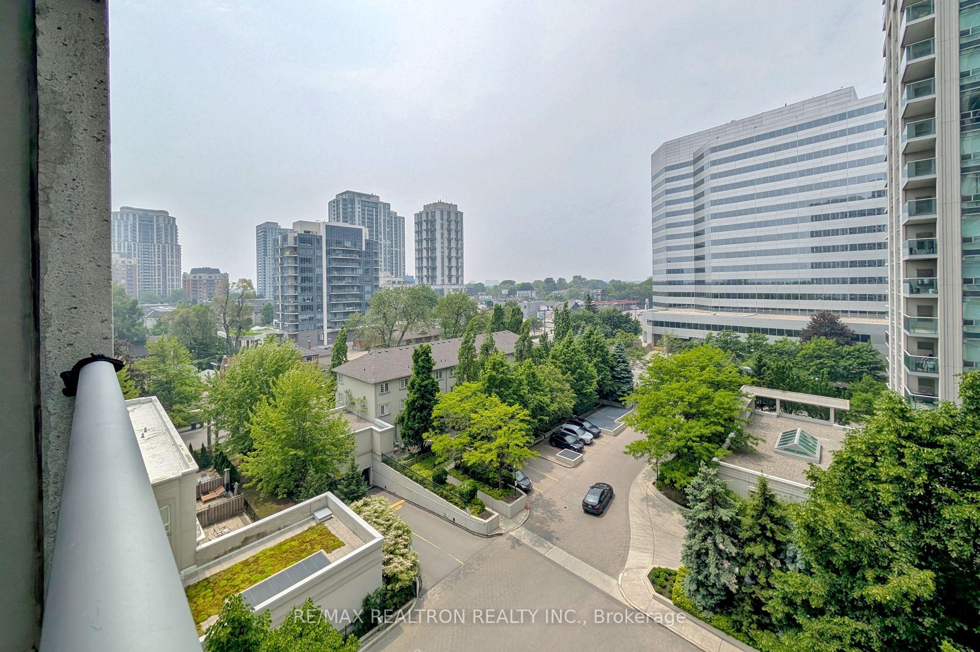 3 Bedrooms Condo at 35 Bales, Toronto For sale