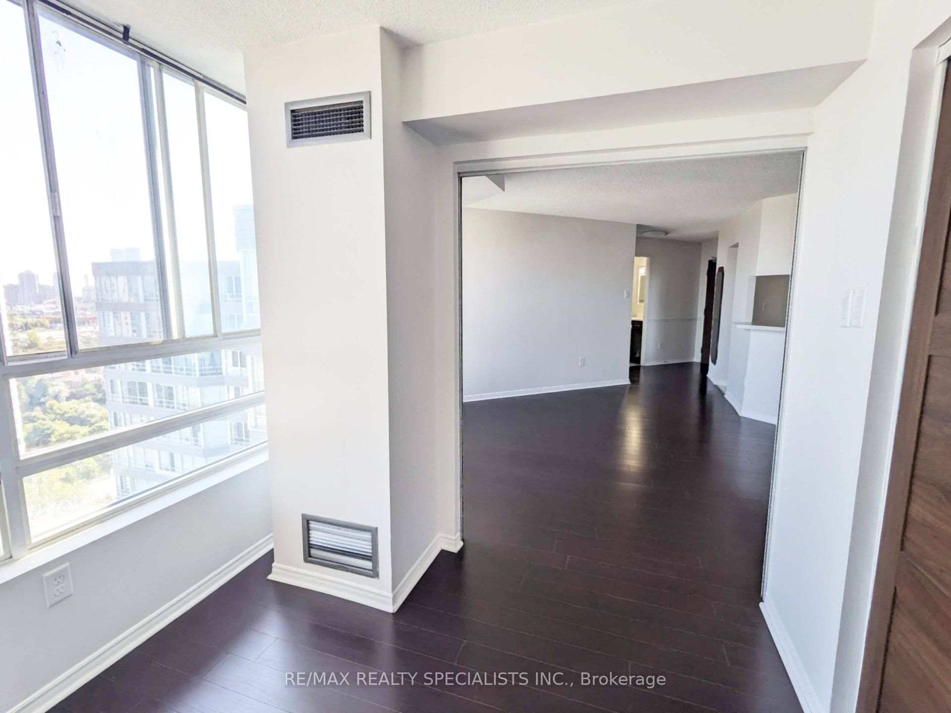 50 Kingsbridge Garden Circle, #1807