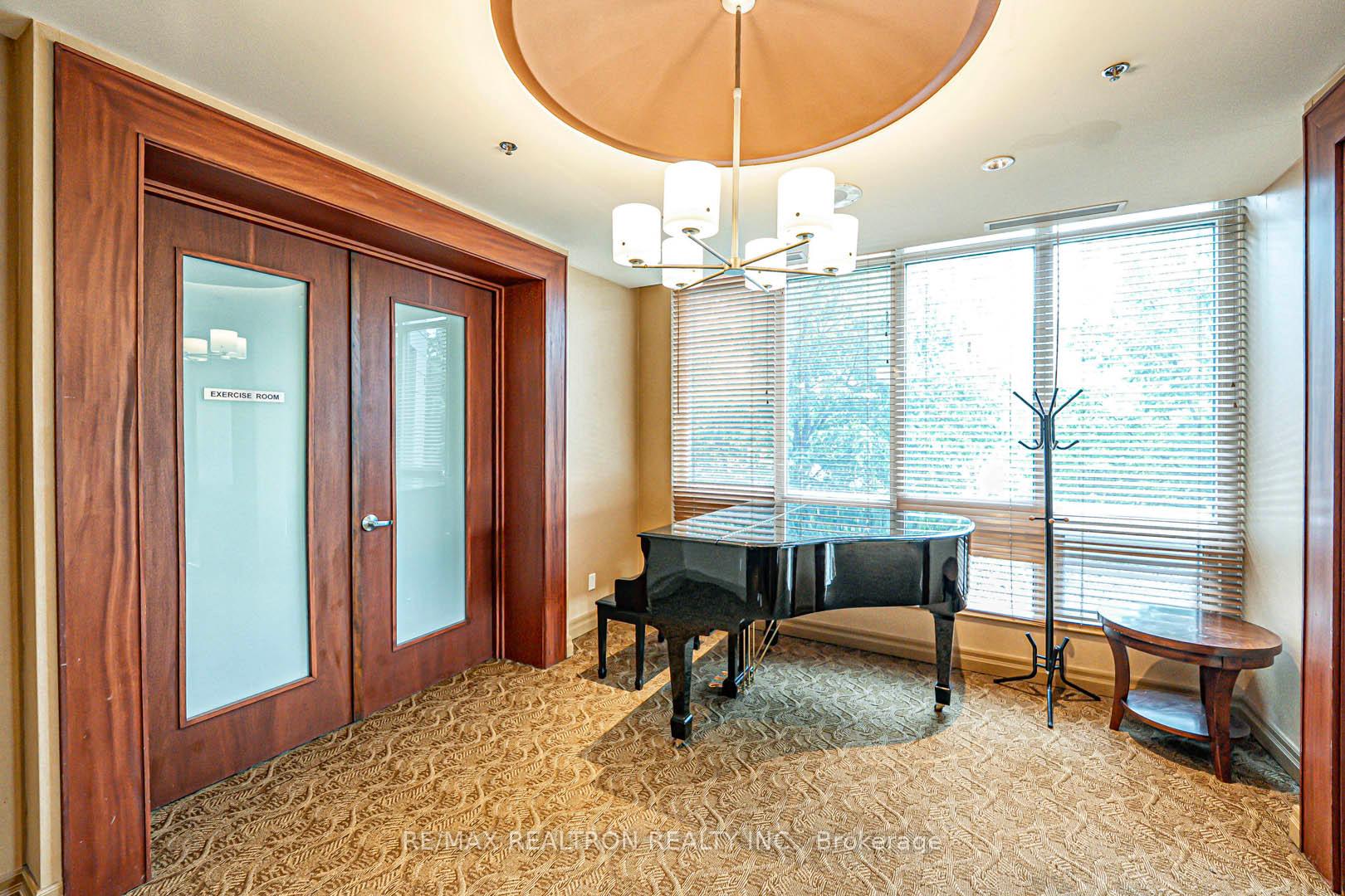2 Bedrooms Condo at 60 Byng, Toronto For sale