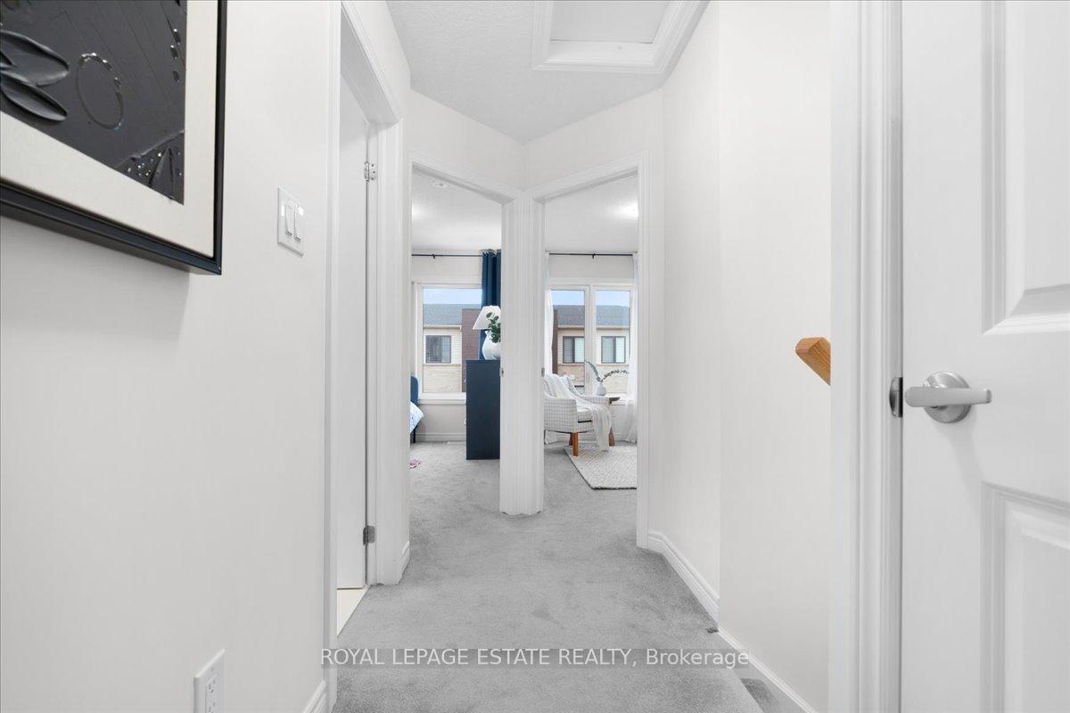 3 Bedrooms Condo at 39 Radison, Hamilton For sale