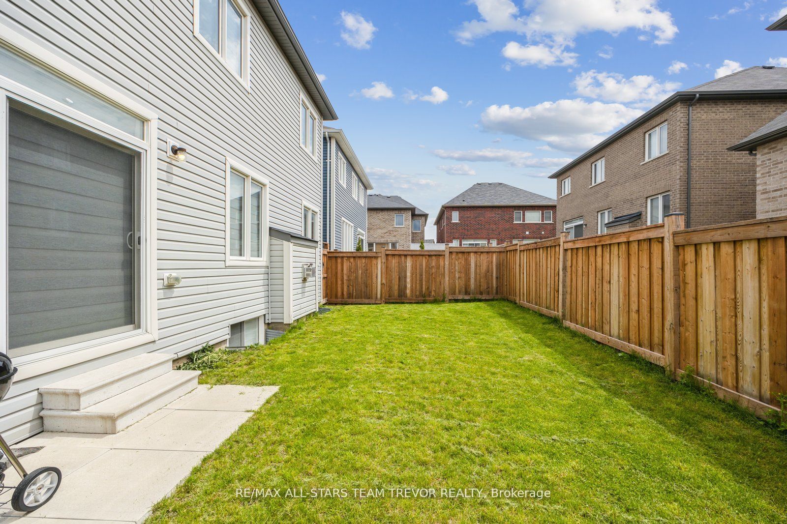 83 Kingknoll Crescent