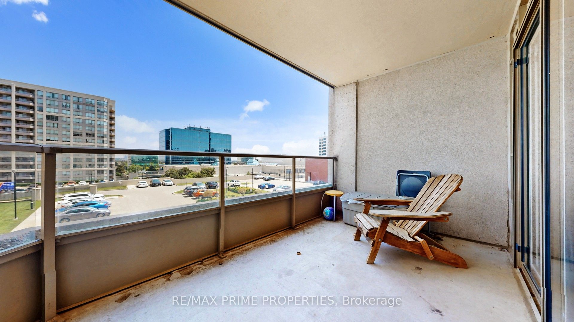 9015 Leslie Street, #301
