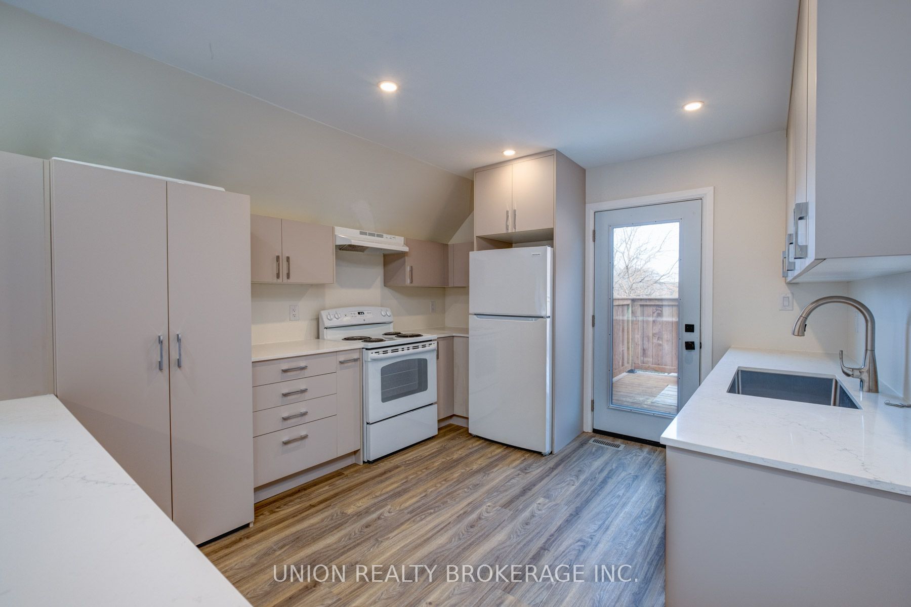 20 Norwood Terrace, ##UPPER