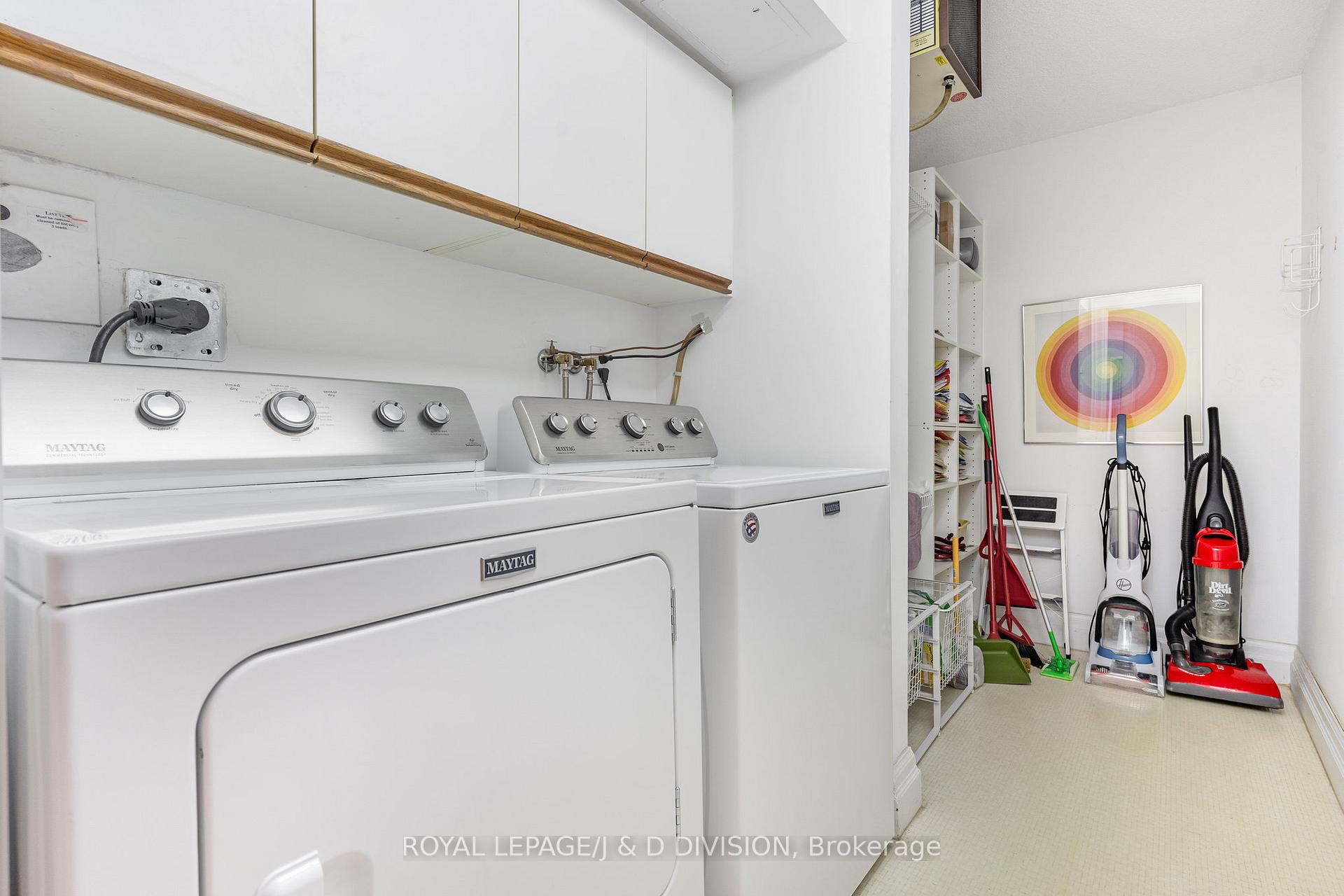 3 Bedrooms Condo at 225 The Donway, Toronto For sale