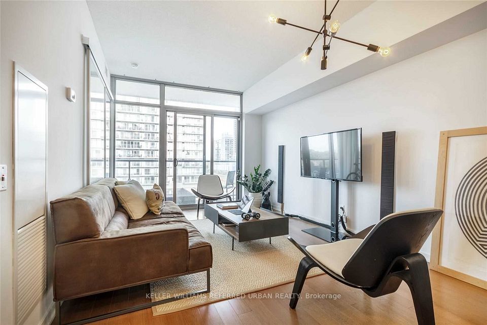 105 The Queensway N/A