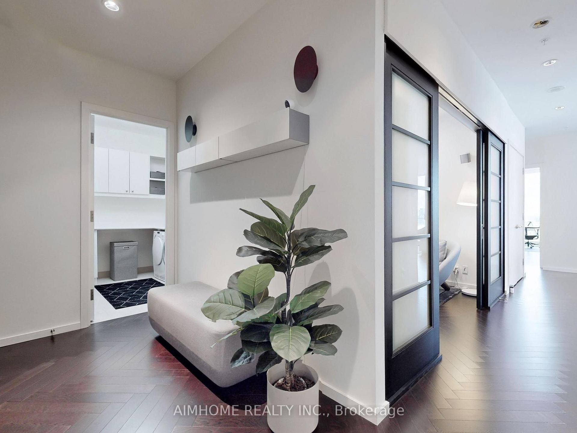3 Bedrooms Condo at 180 University, Toronto For sale