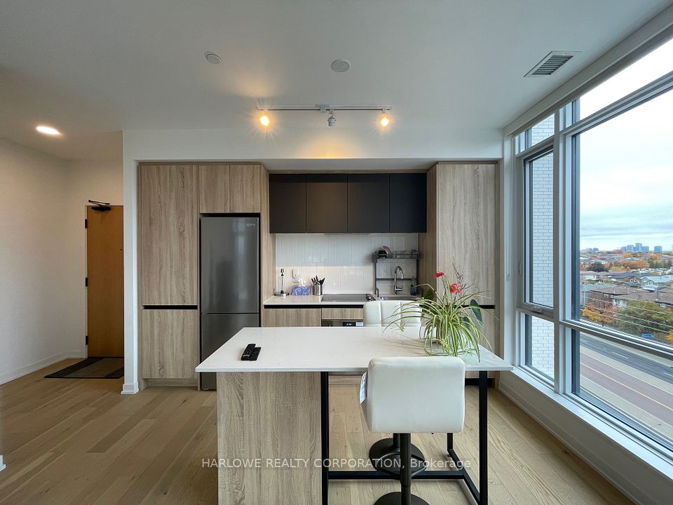 7950 Bathurst