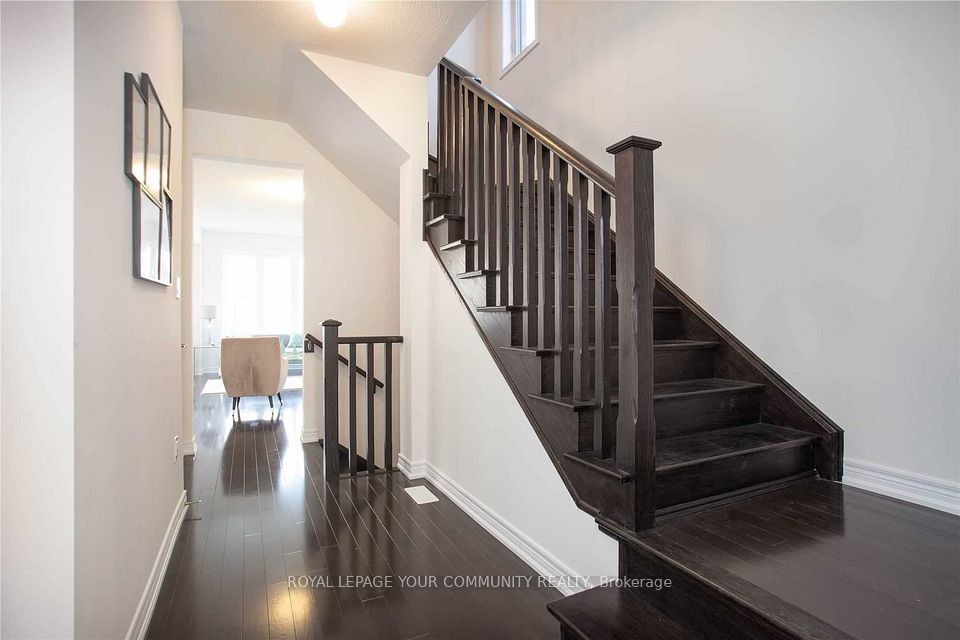 138 Christine Elliott Avenue, Whitby, ON L1P 0R9
