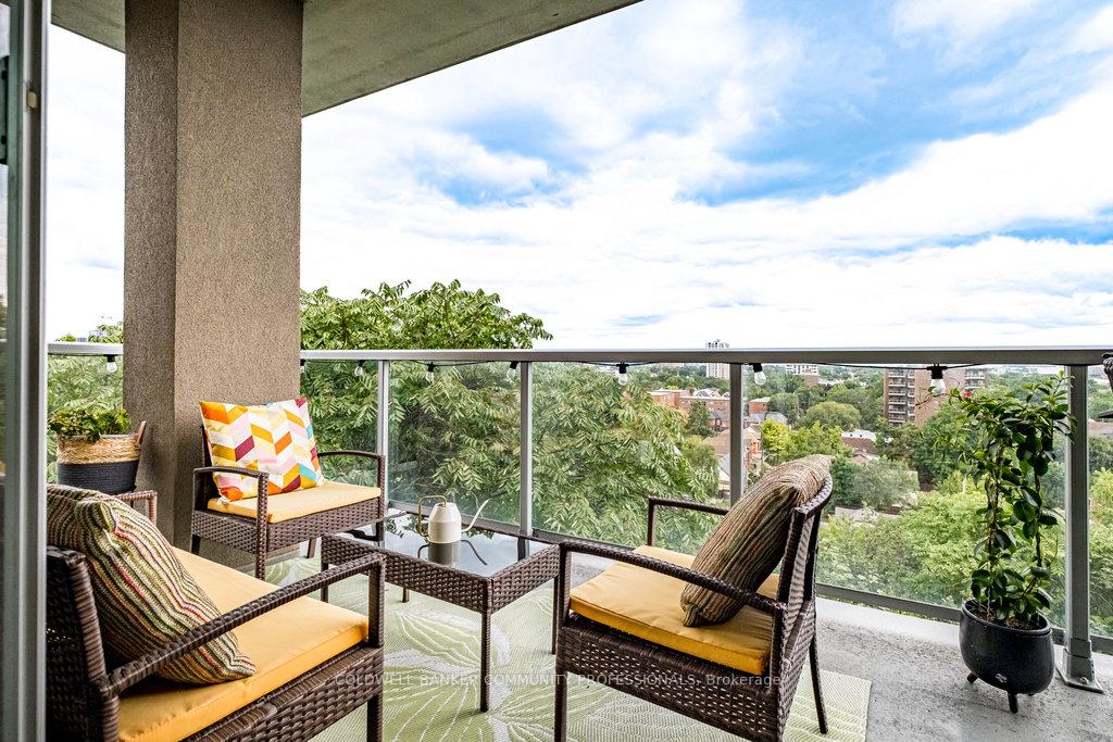 2 Bedrooms Condo at 467 Charlton, Hamilton For sale