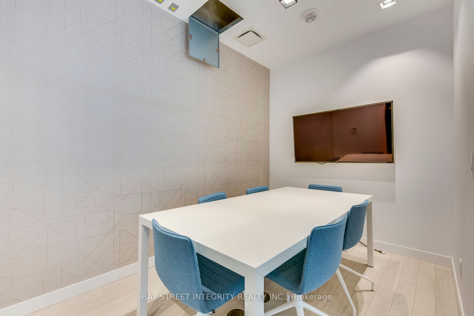85 Wood Street, #505