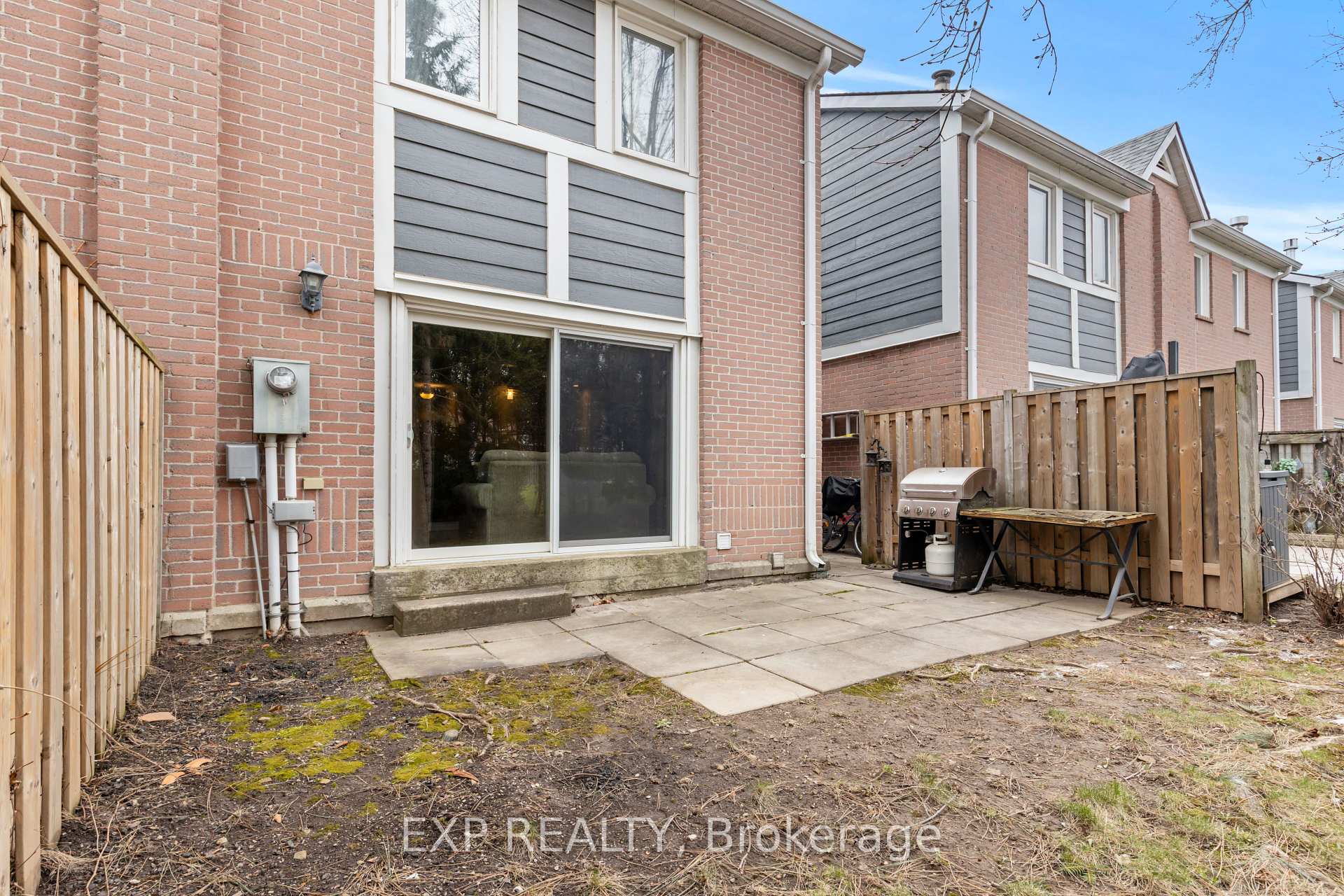 3 Bedrooms Condo at 2205 South Millway,  Mississauga For sale