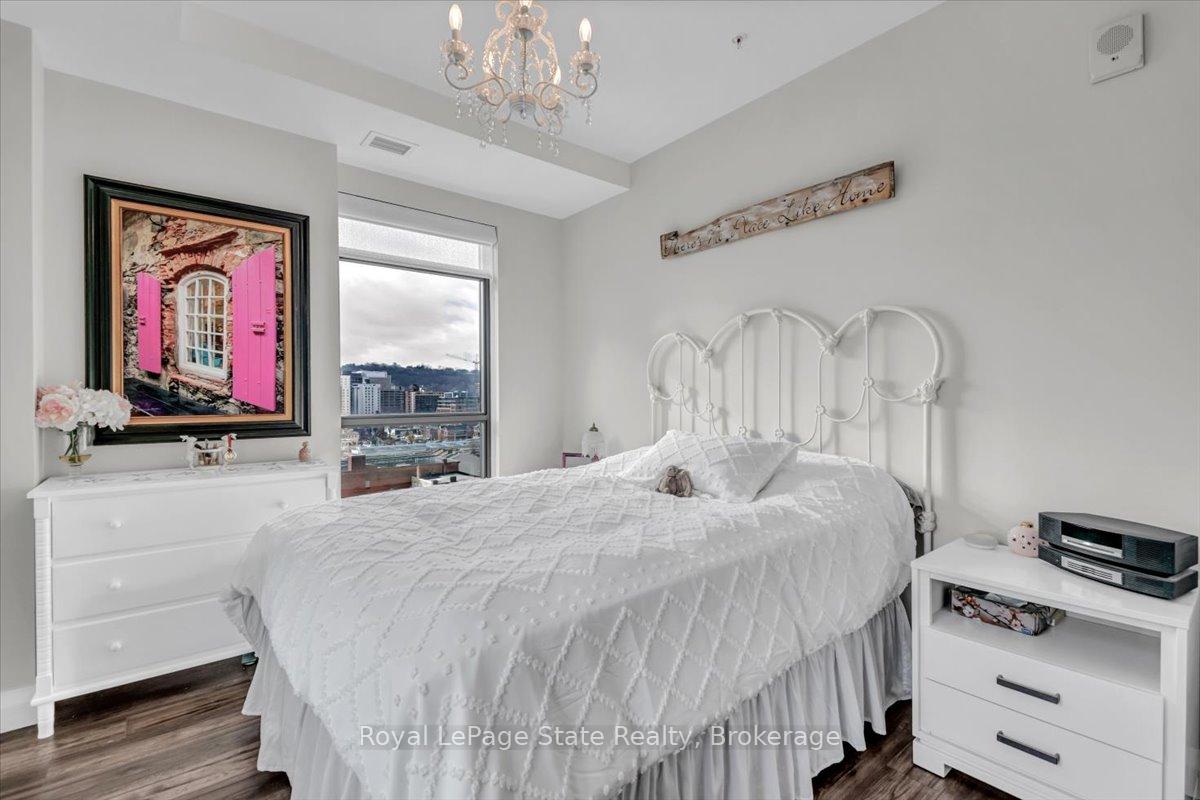 1 Bedroom Condo at 118 KING,  Hamilton For sale