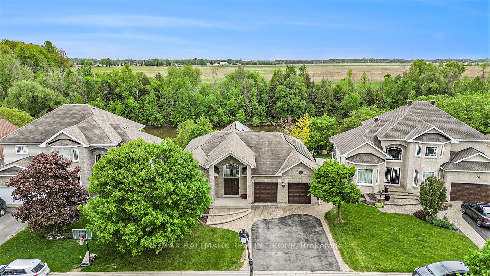 49 De La Rive Promenade, Russell, ON K0A 1W0