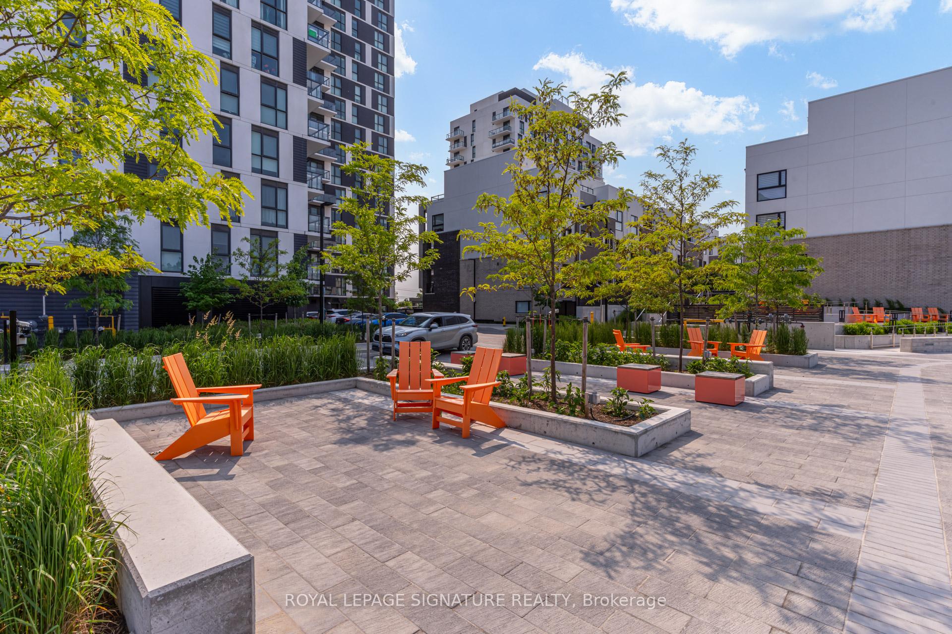 2 Bedrooms Condo at 335 Wheat Boom, Oakville For sale