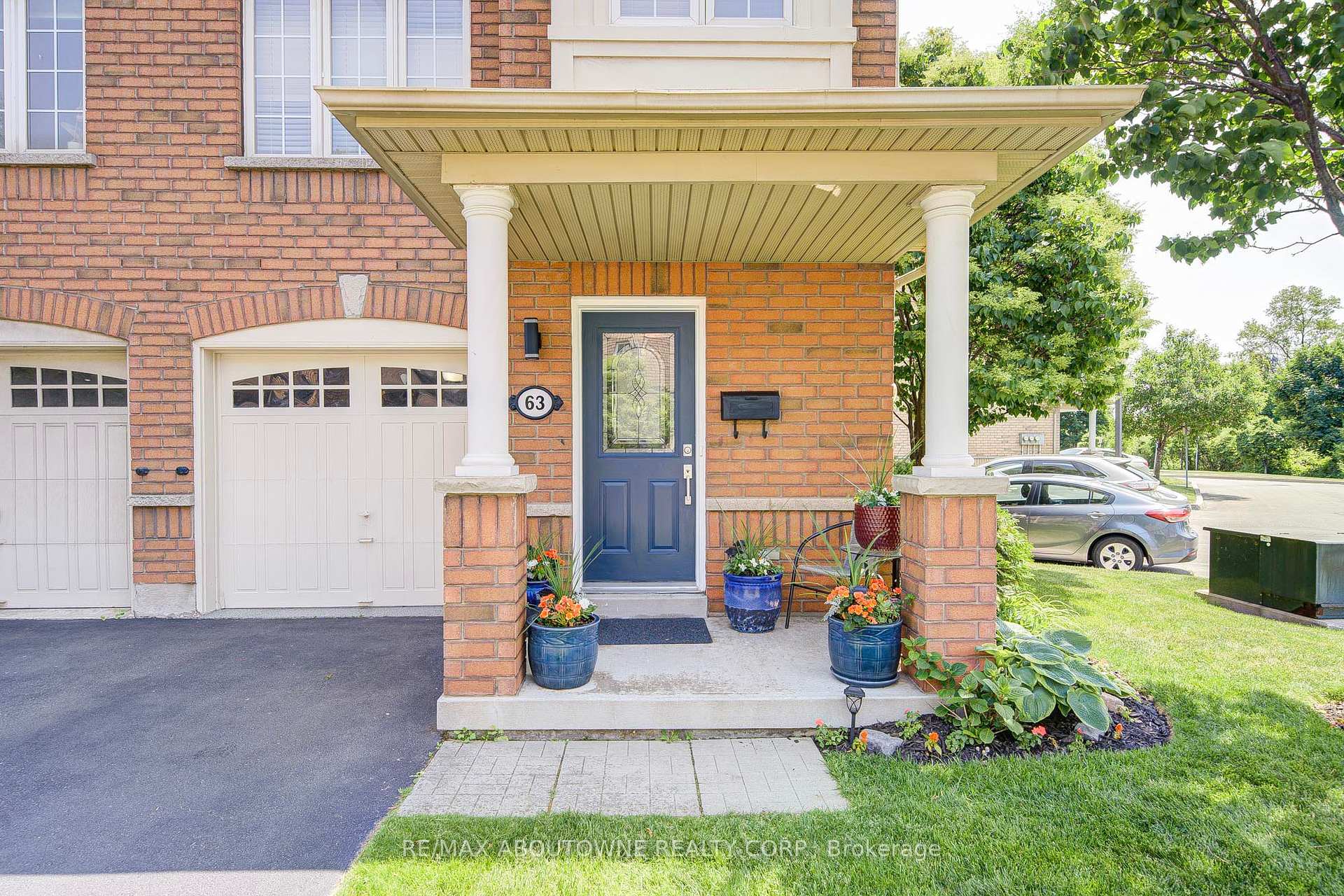 3 Bedrooms Condo at 470 Beach, Hamilton For sale