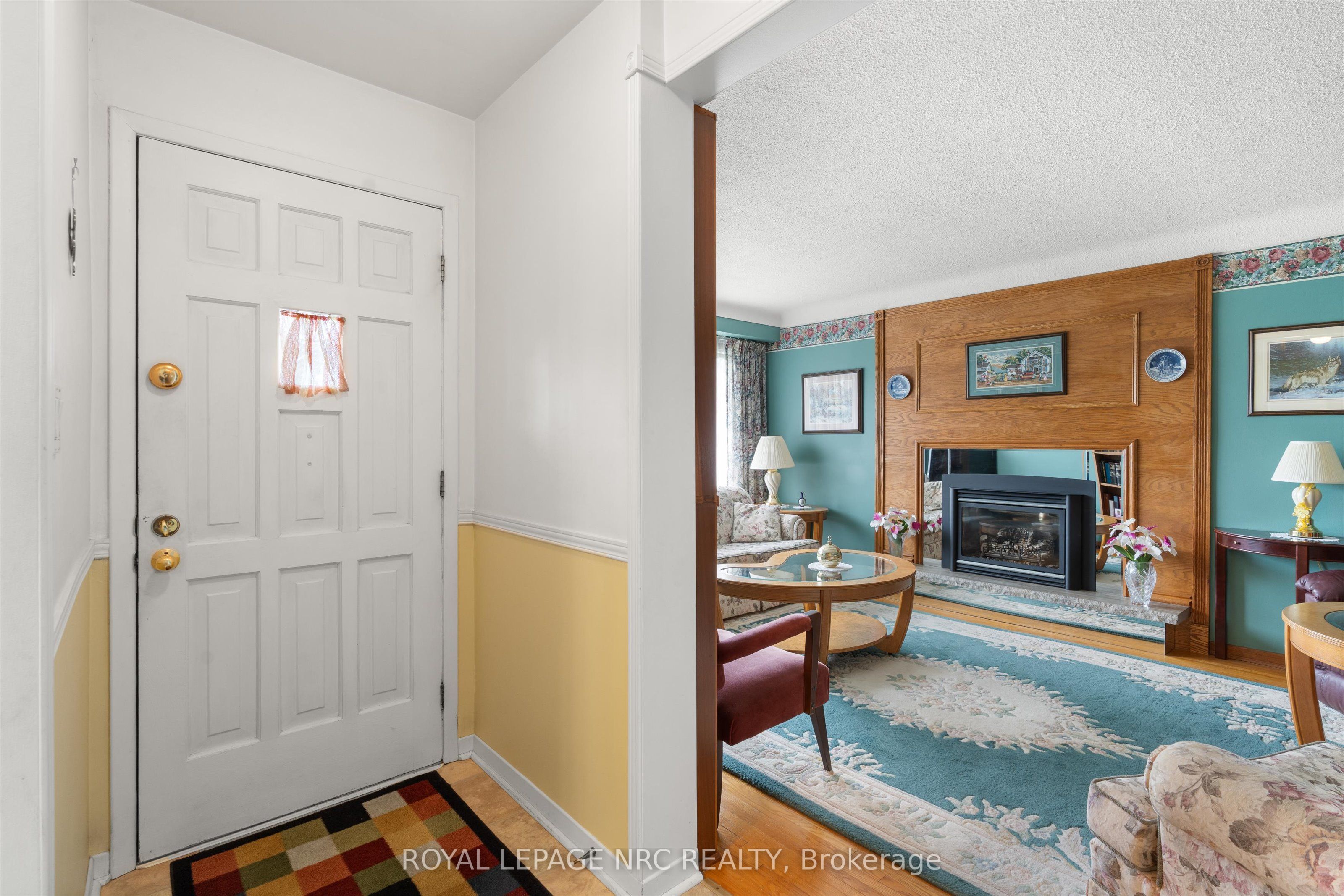 96 Lakeshore Road