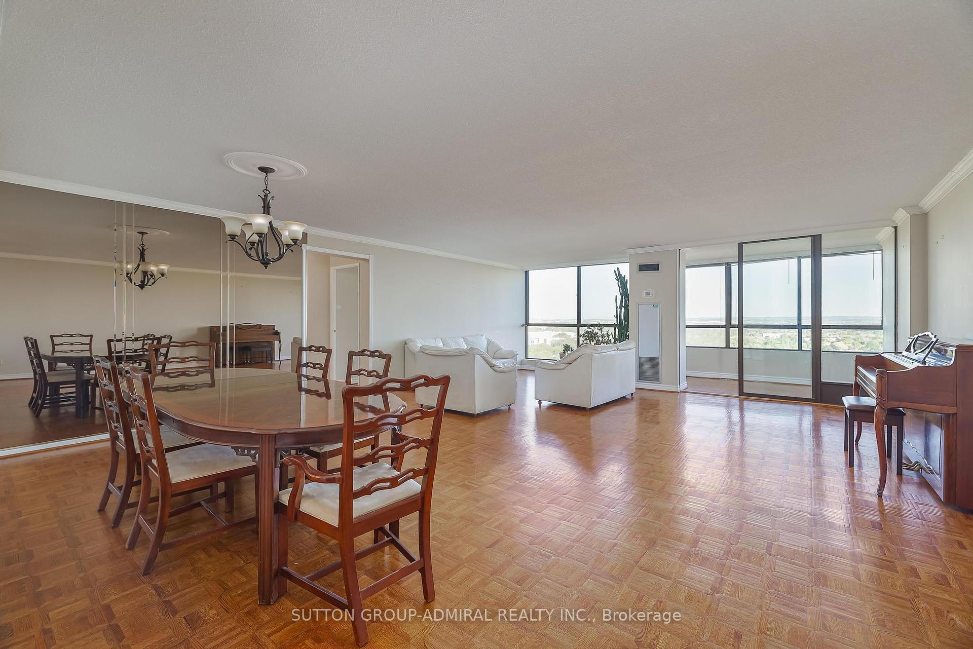 3 Bedrooms Condo at 131 Torresdale, Toronto For sale