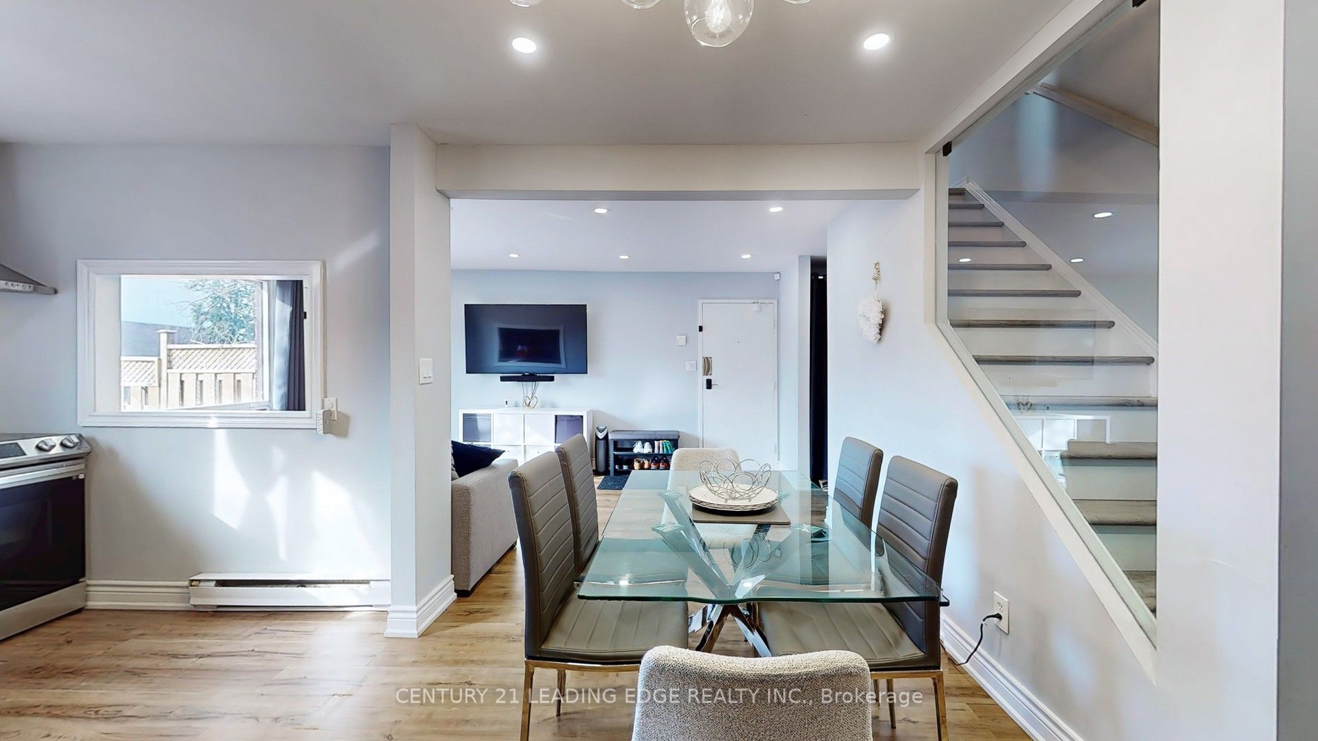 1100 Oxford Street, #118