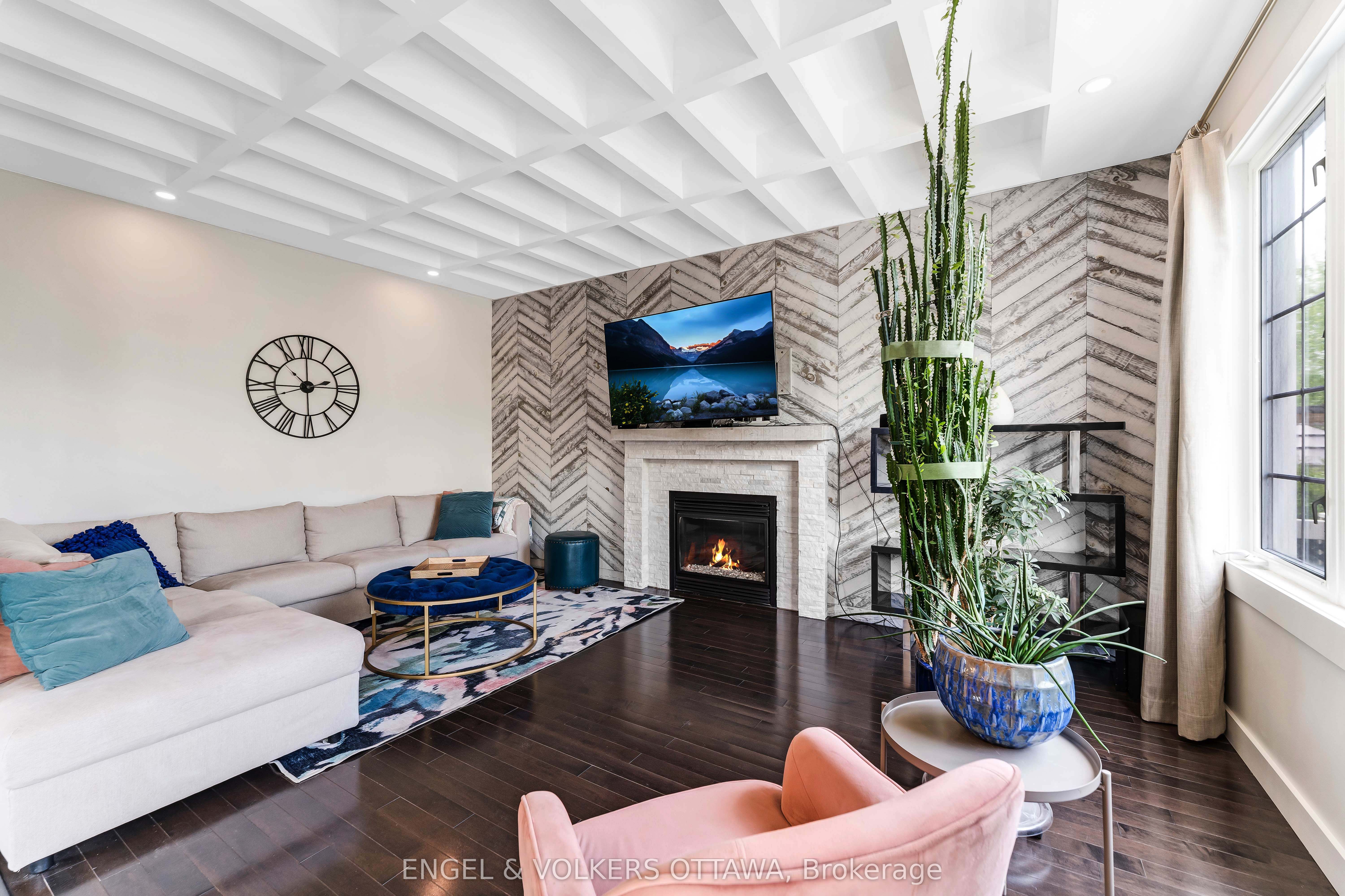 341 SHADEHILL Crescent