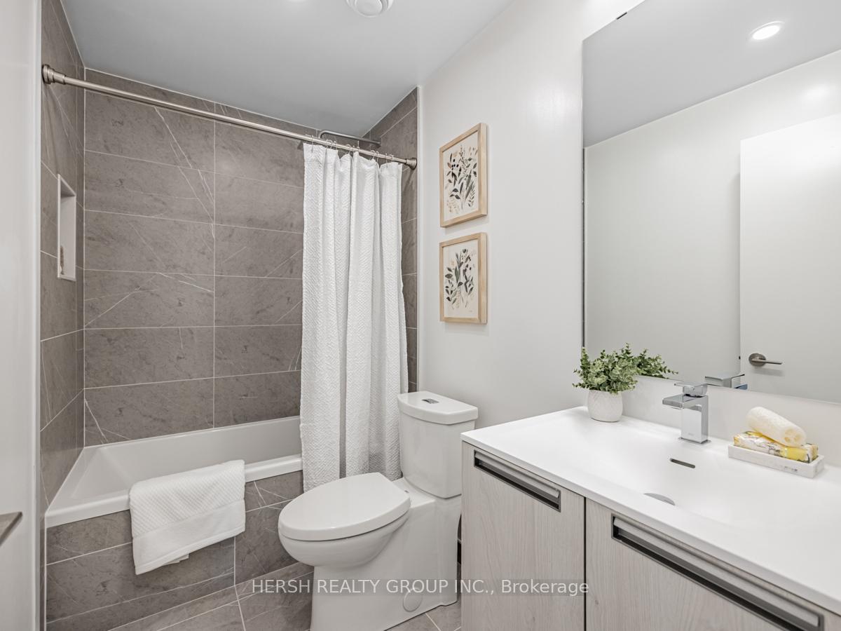 2 Bedrooms Condo at 160 Kingsway,  Toronto For sale