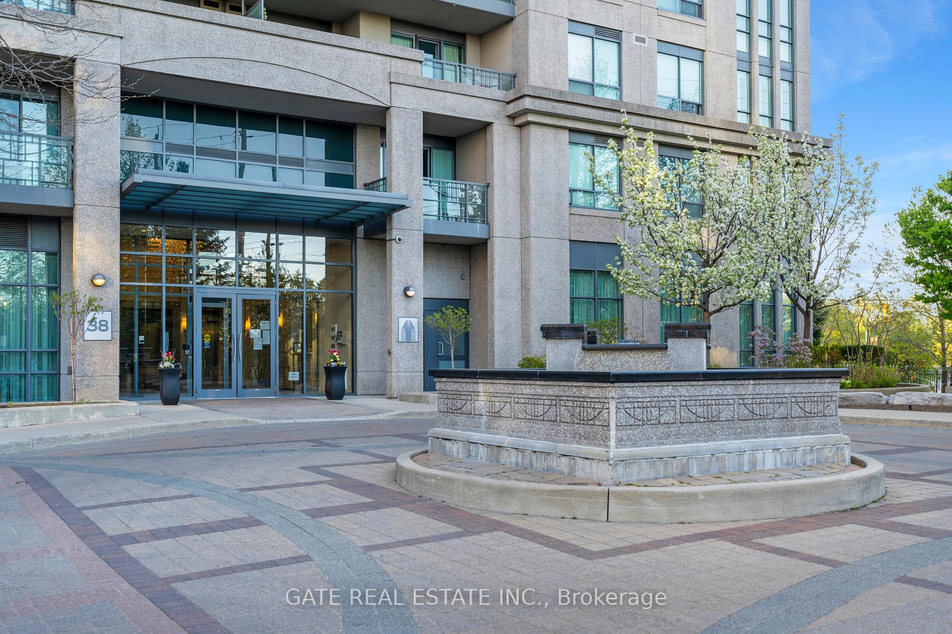 2 Bedrooms Condo at 38 Fontenay, Toronto For sale