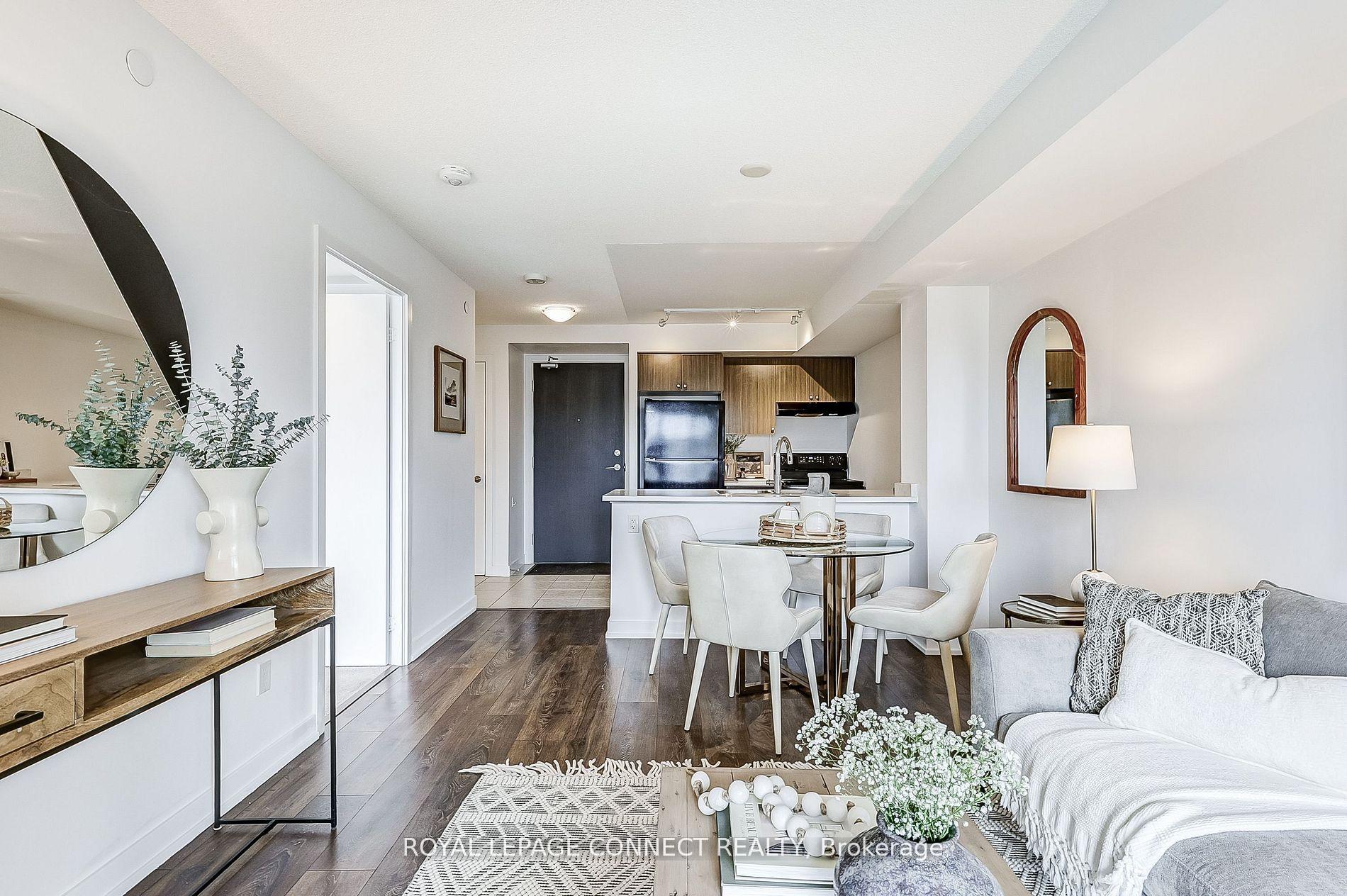 1 Bedroom Condo at 8 Trent, Toronto For sale
