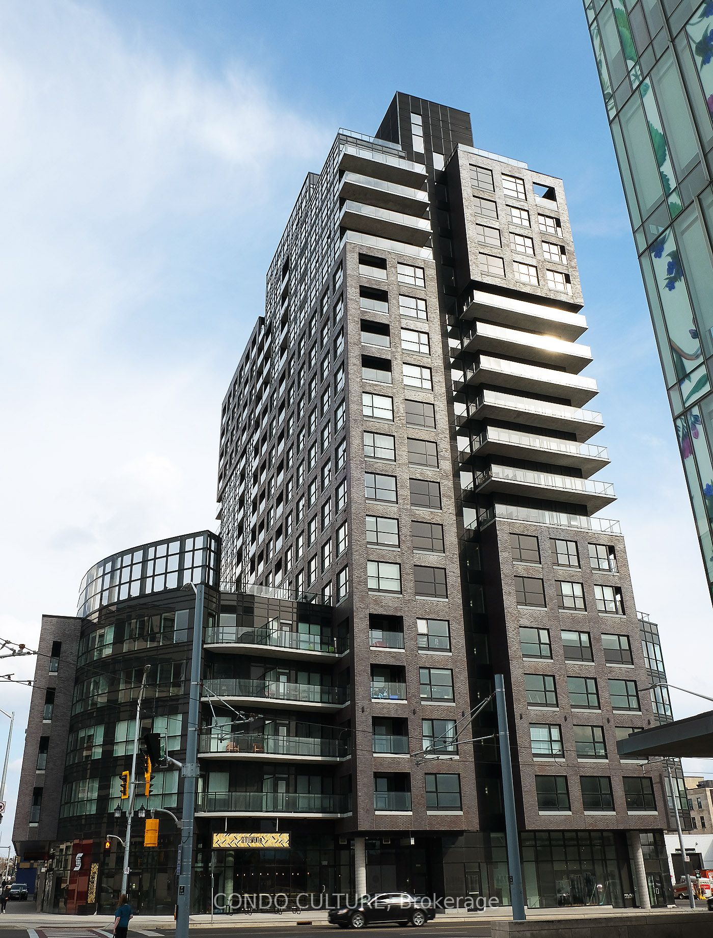 1 Victoria Street S, #1902