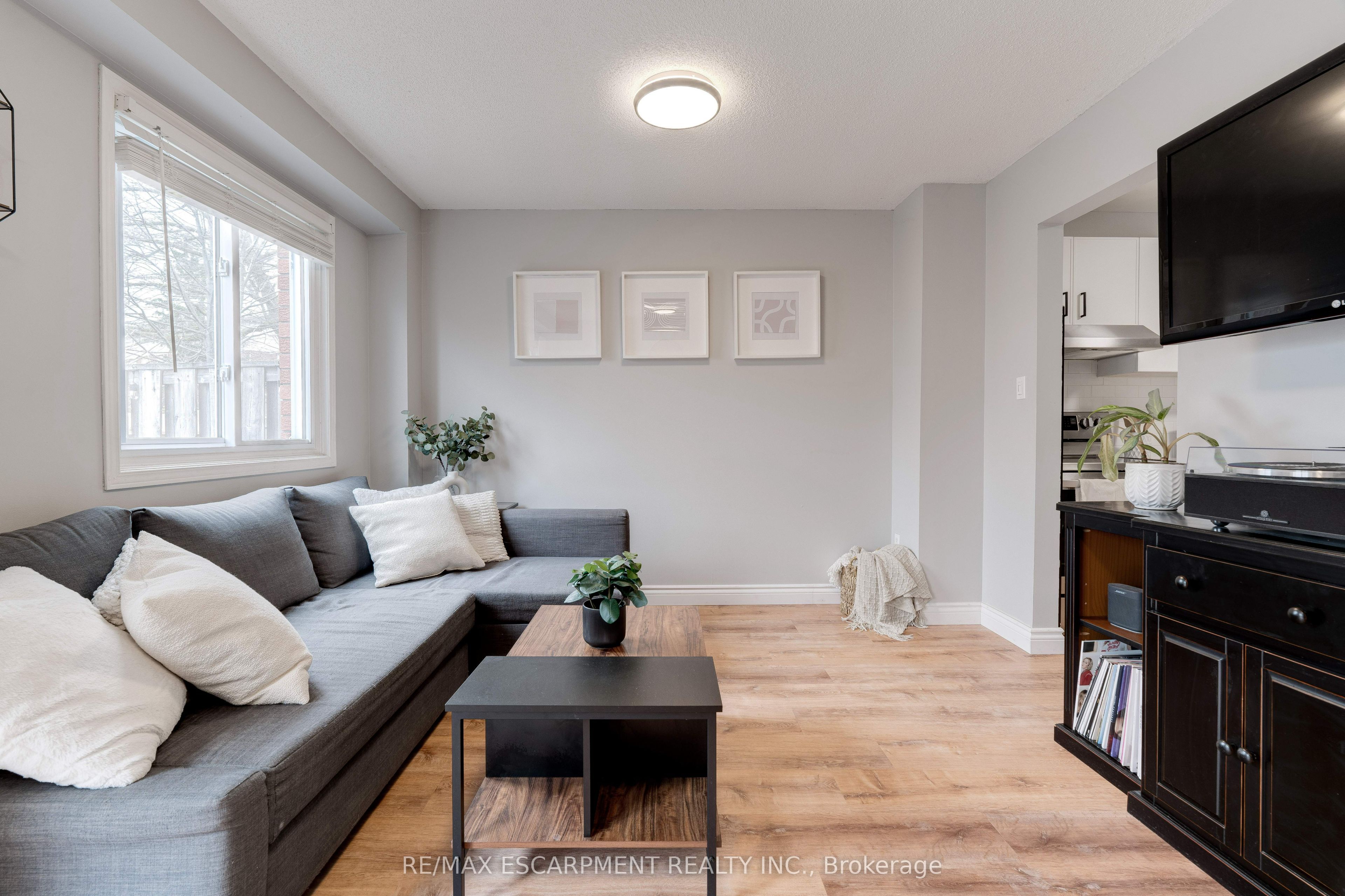 386 Highland Road W, #31