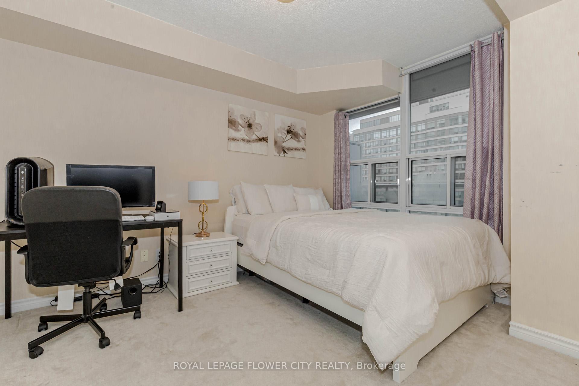 2 Bedrooms Condo at 1 Elm,  Mississauga For sale