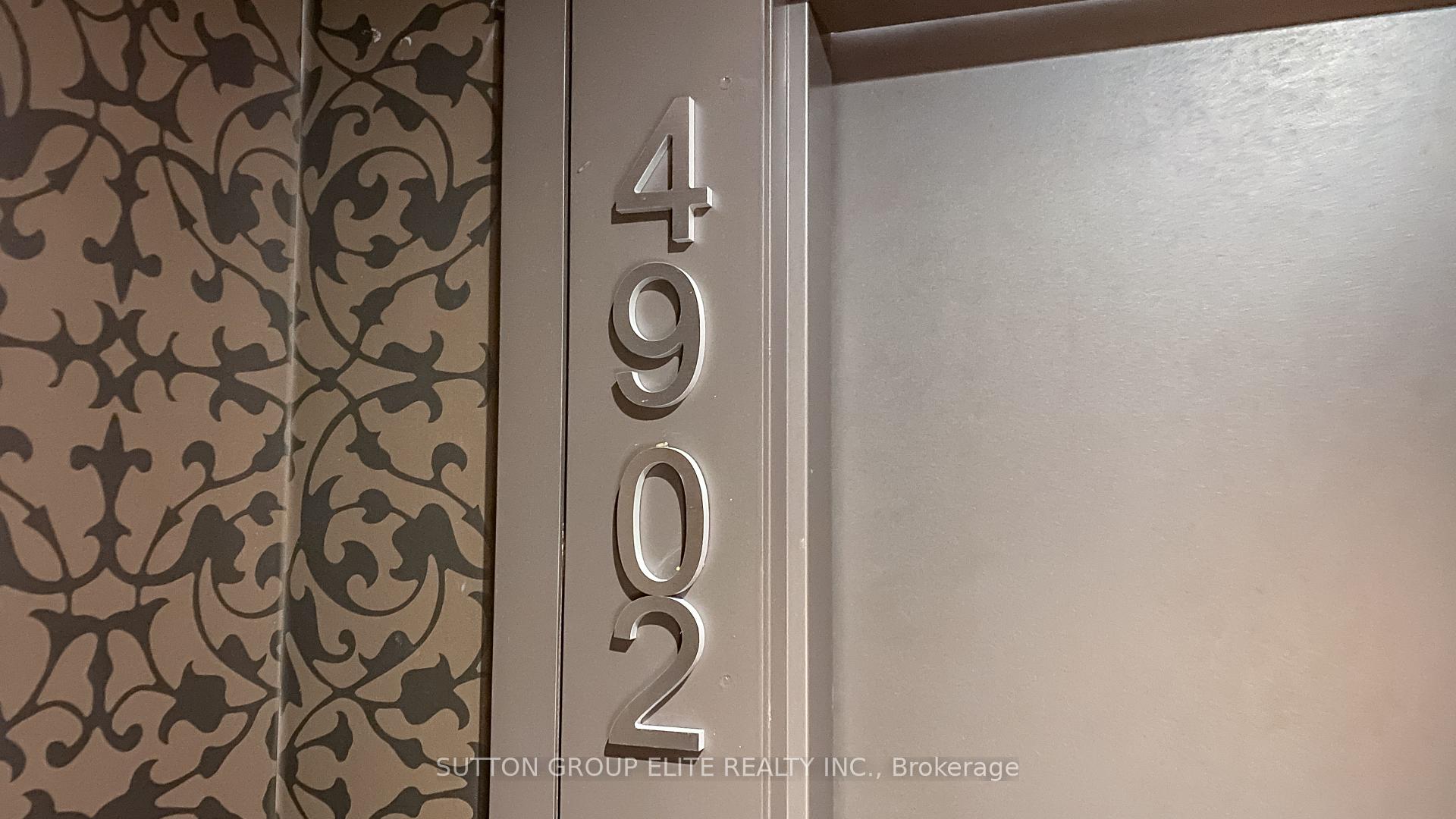 2 Bedrooms Condo at 197 YONGE, Toronto For sale