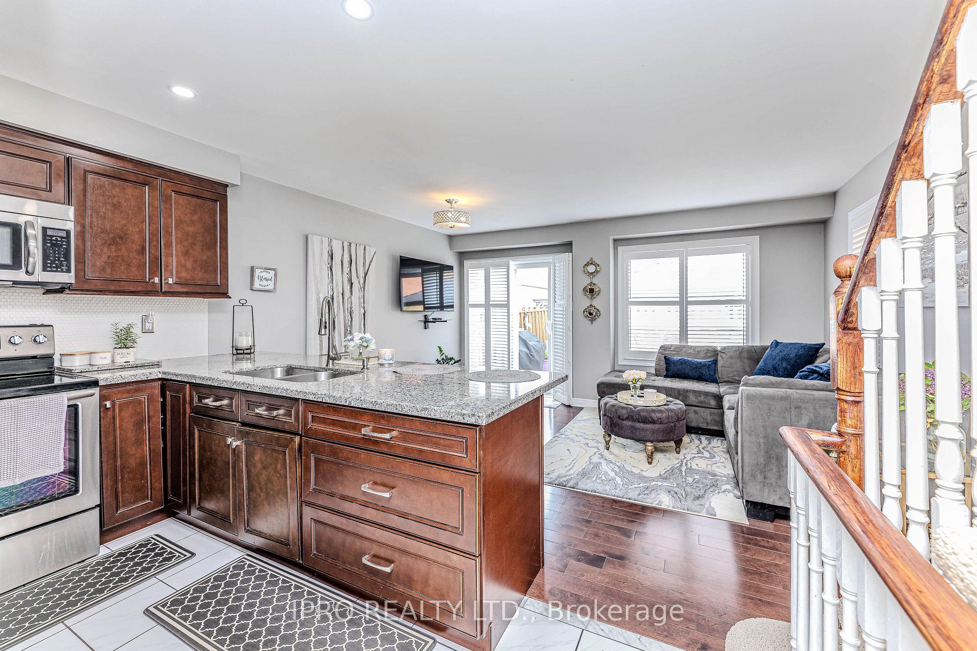 3 Bedrooms Condo at 78 Tania, Vaughan For sale