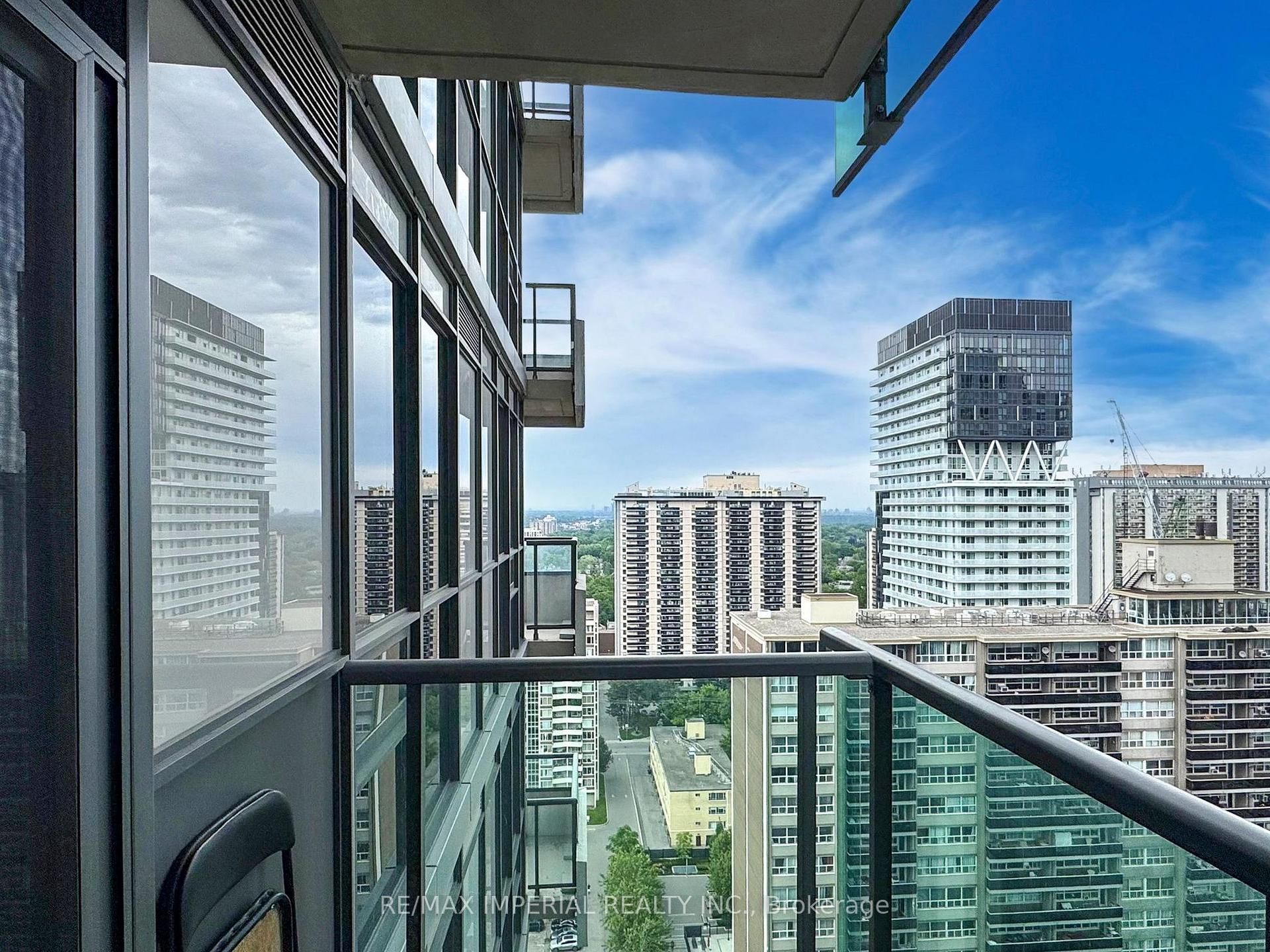 2 Bedrooms Condo at 25 Broadway, Toronto For sale