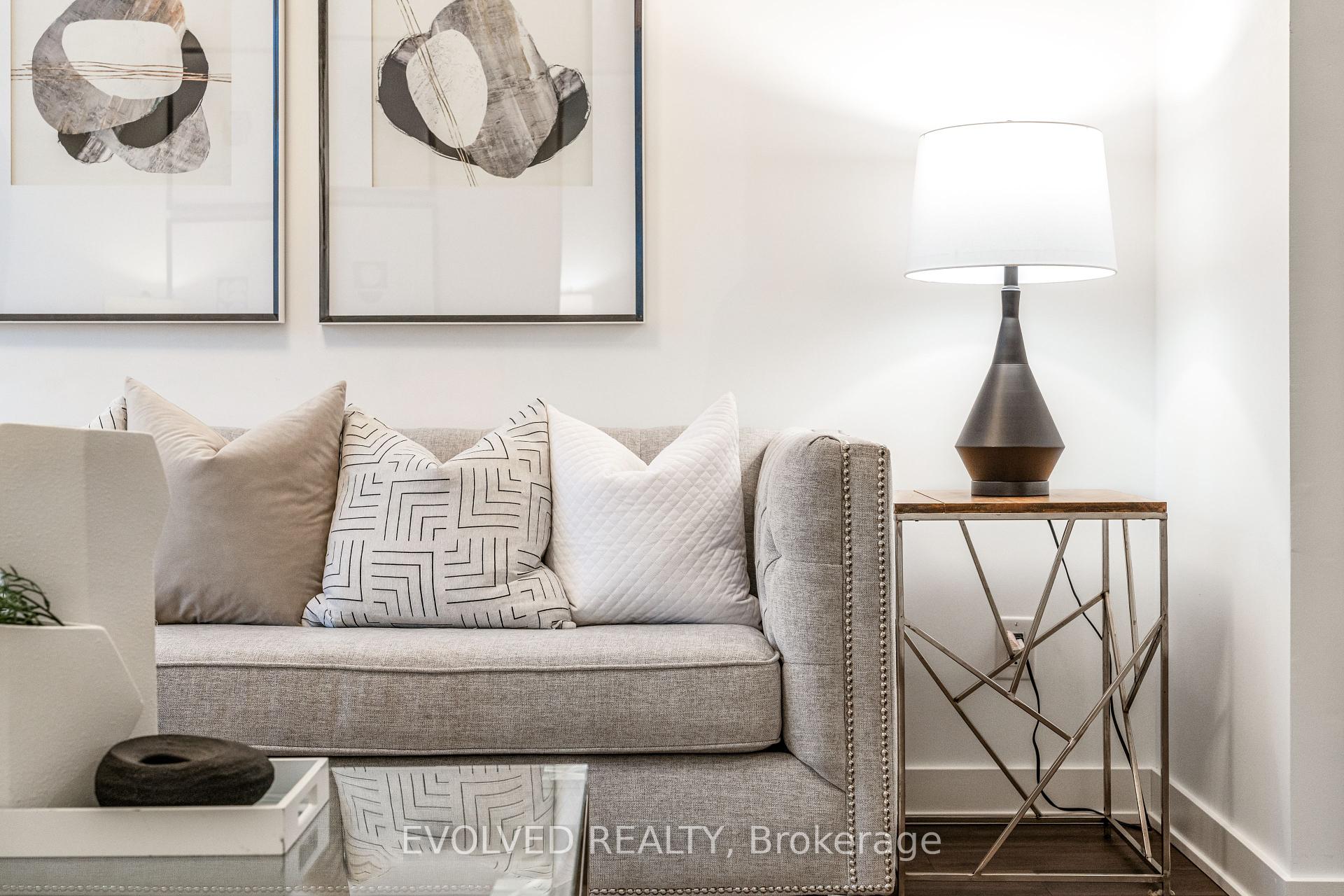 2 Bedrooms Condo at 55 Regent Park,  Toronto For sale
