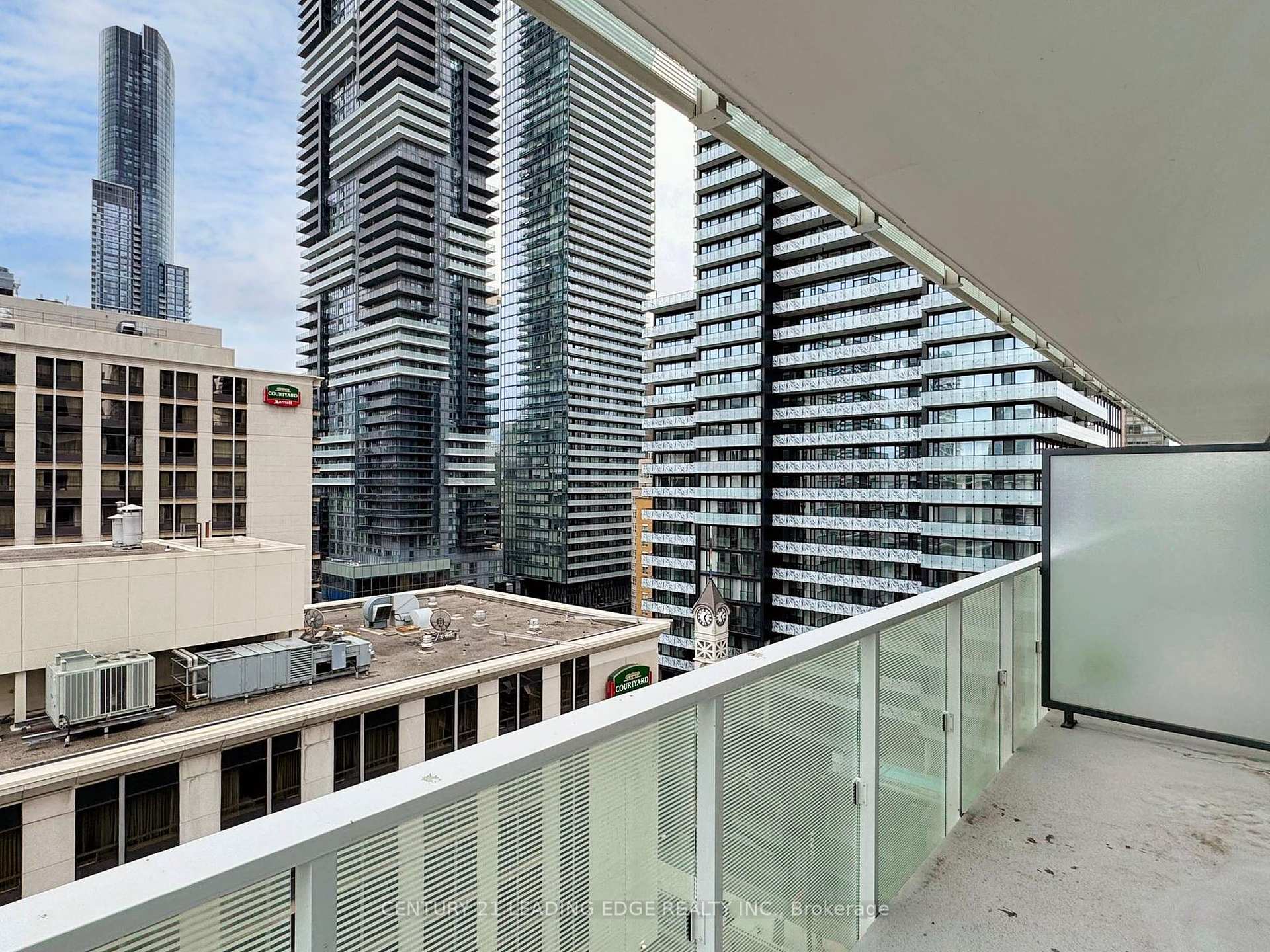 3 Bedrooms Condo at 501 Yonge, Toronto For sale