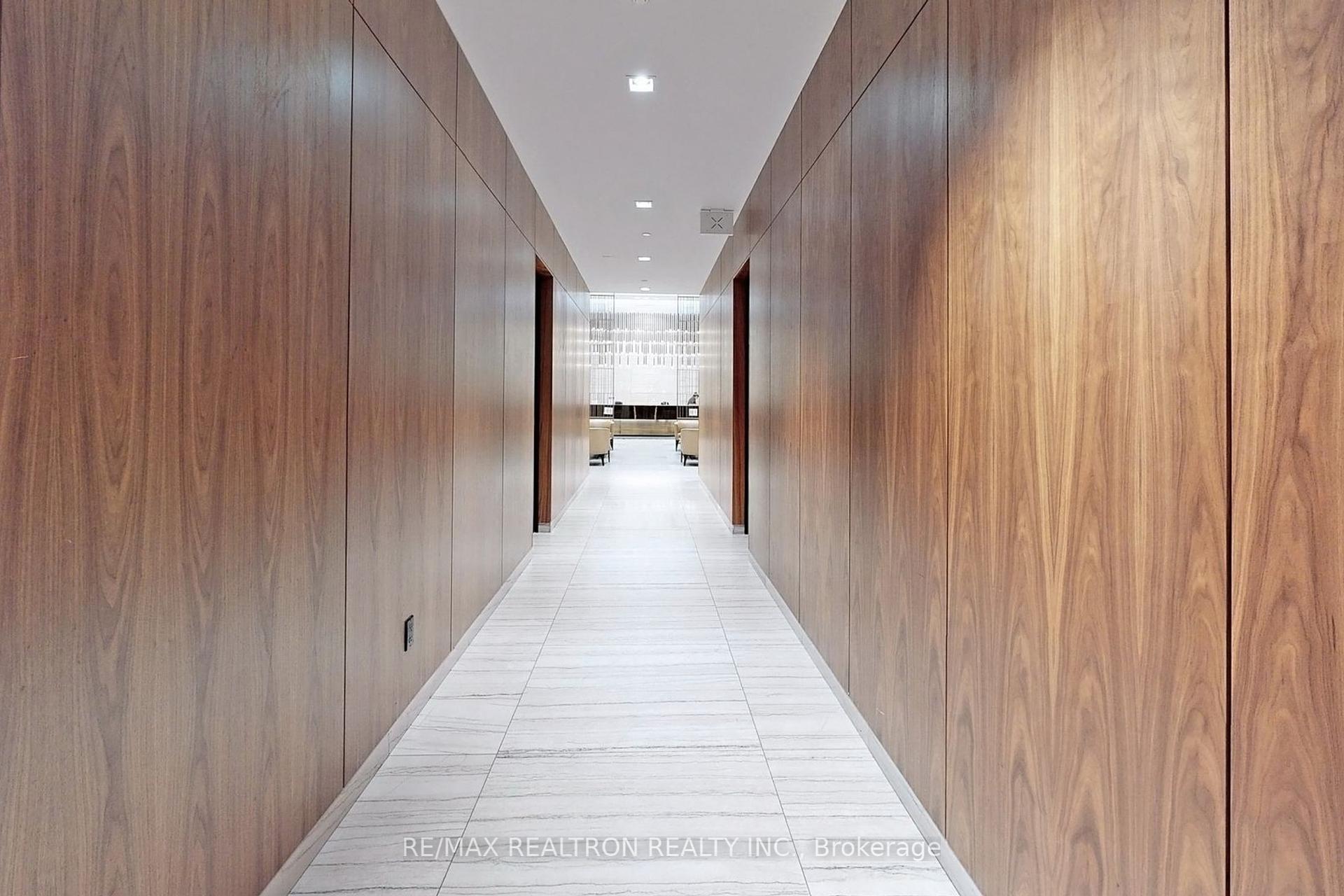 3 Bedrooms Condo at 8 Eglinton, Toronto For sale