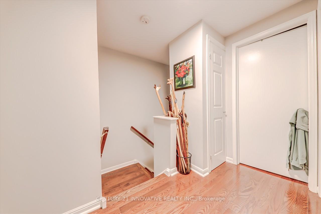 4 Bedrooms Condo at 100 Burrows Hall,  Toronto For sale