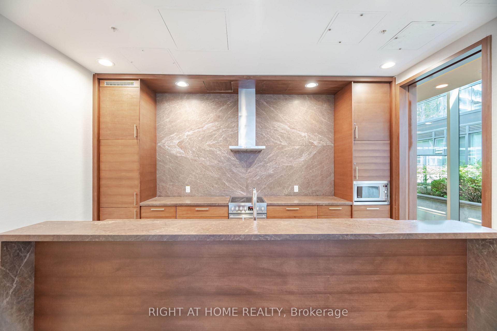 1 Bedroom Condo at 455 Front, Toronto For sale