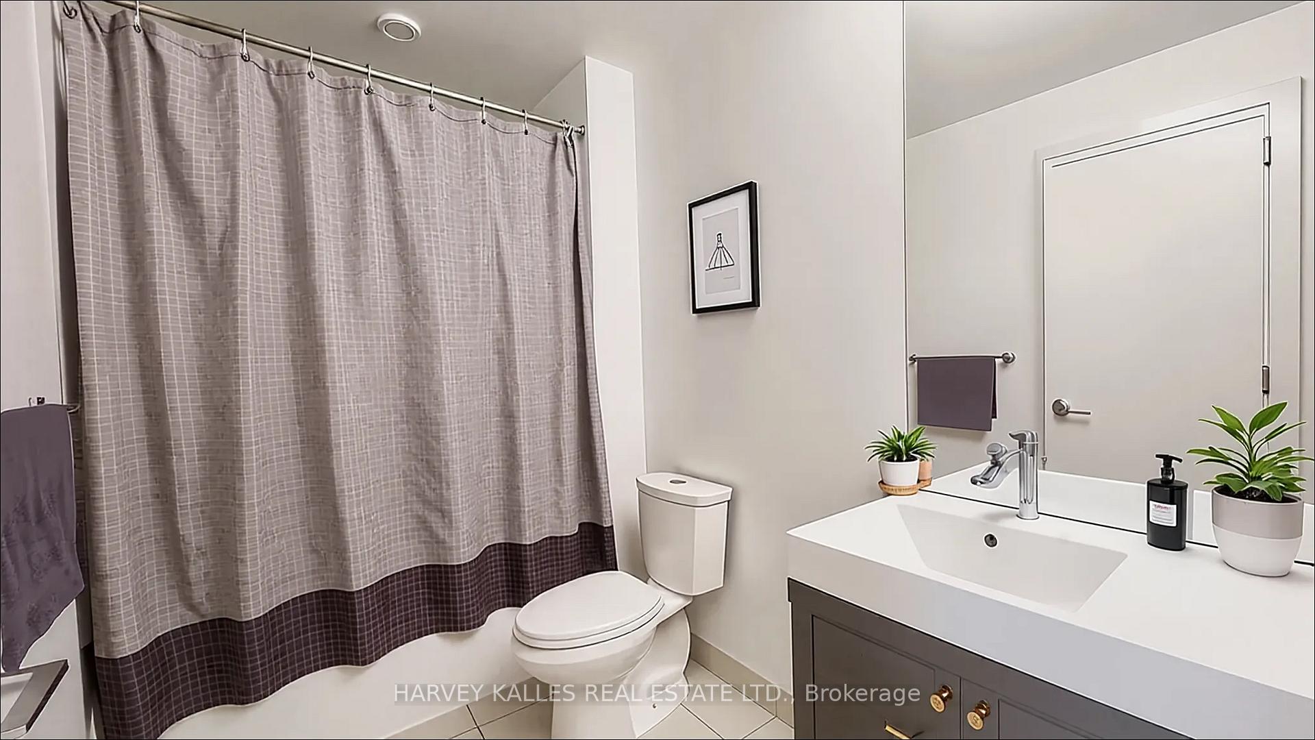 2 Bedrooms Condo at 70 Forest Manor,  Toronto For sale