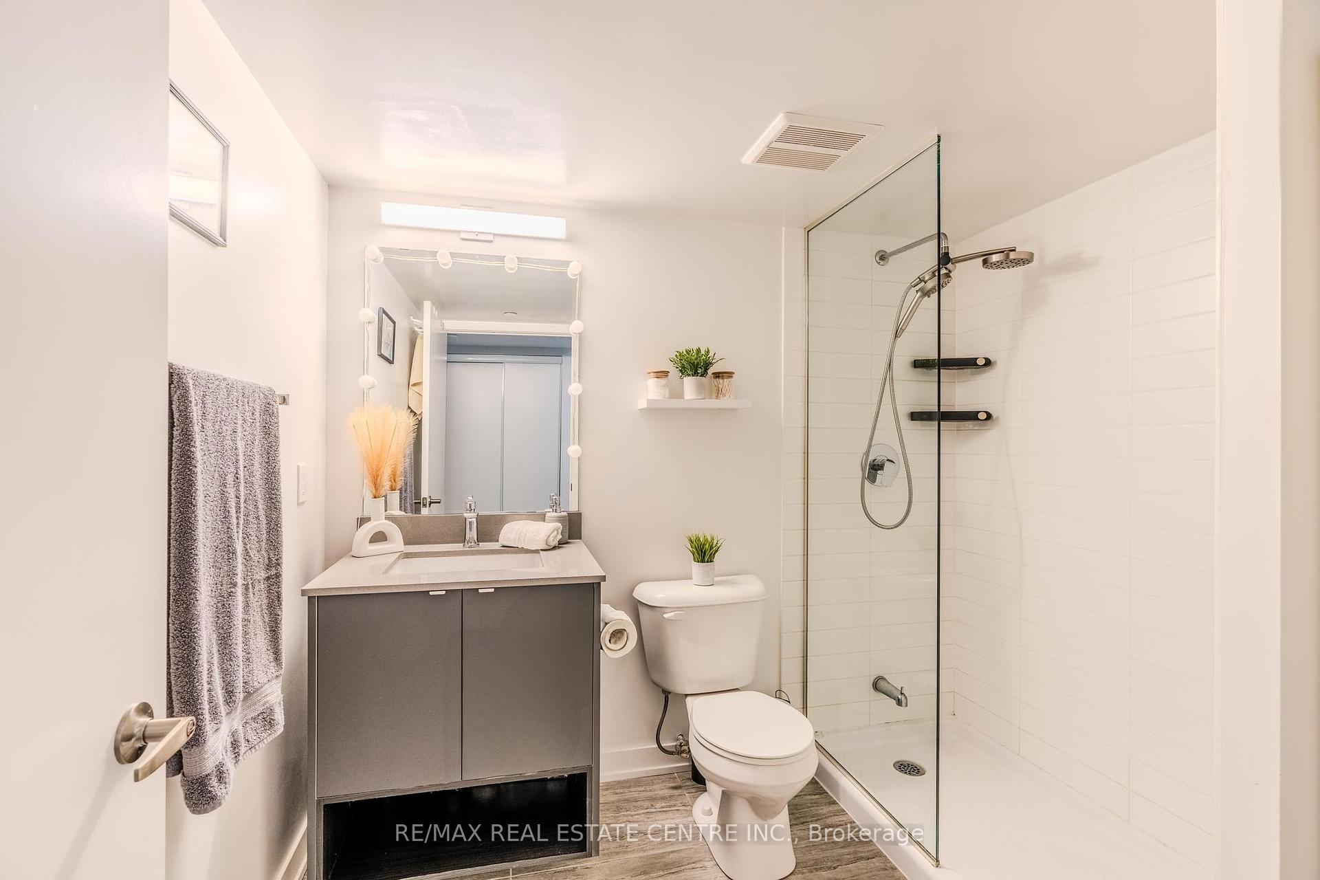 1 Bedroom Condo at 1119 Cooke, Burlington For sale