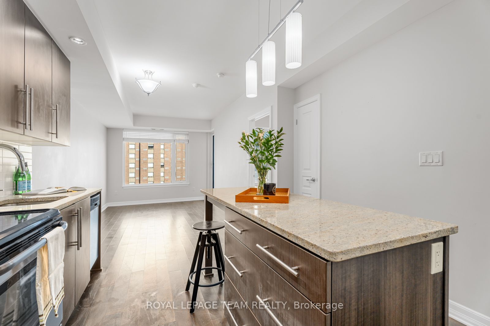 238 Besserer Street, #711
