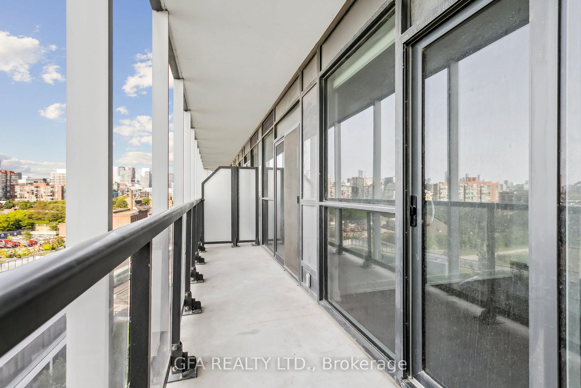 2 Bedrooms Condo at 30 Ordnance, Toronto For sale