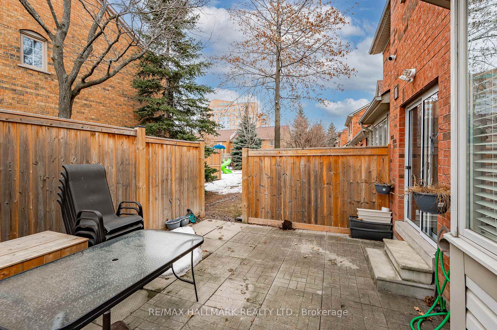 3 Bedrooms Condo at 5950 Glen Erin,  Mississauga For sale