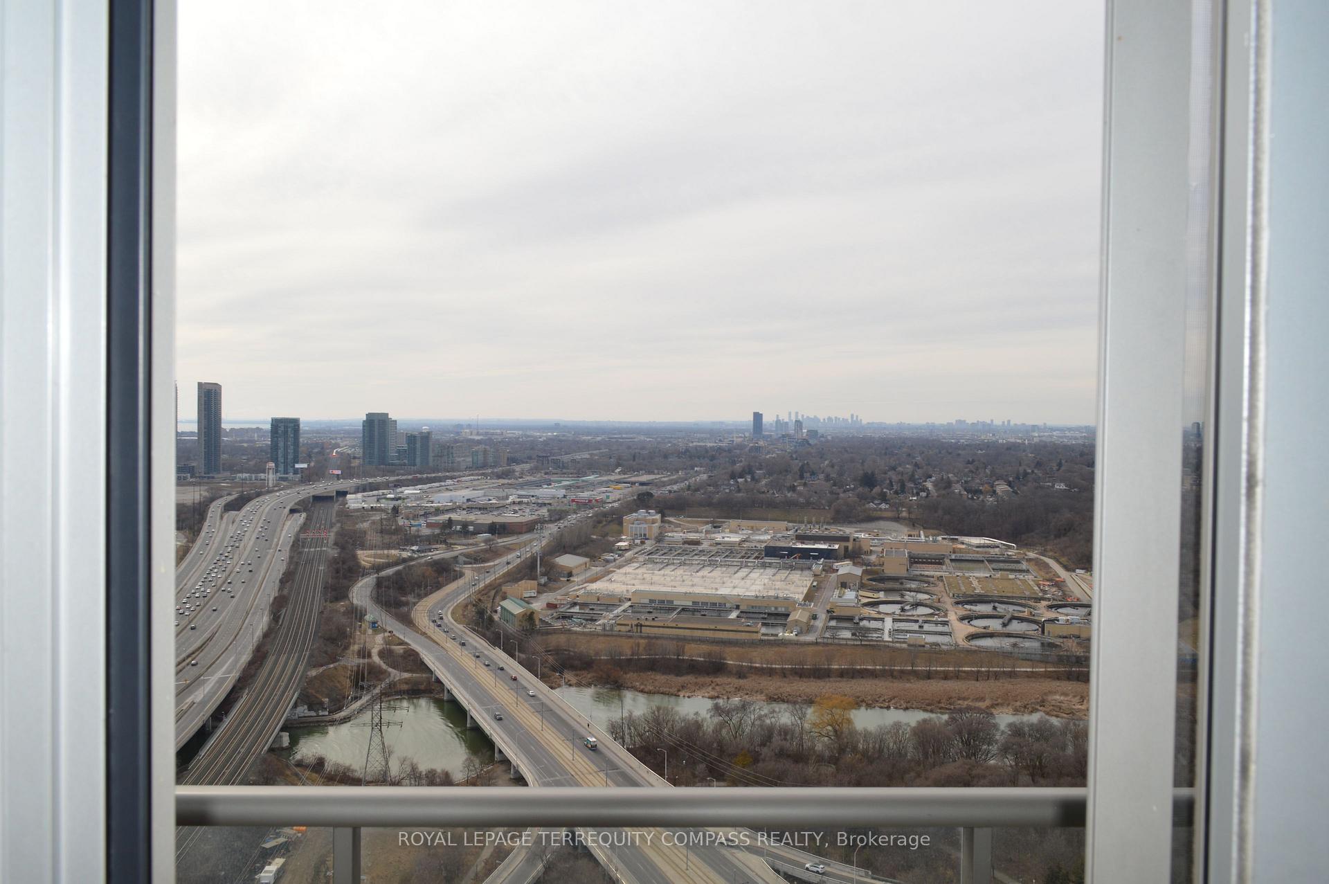1 Bedroom Condo at 105 The Queensway,  Toronto For sale
