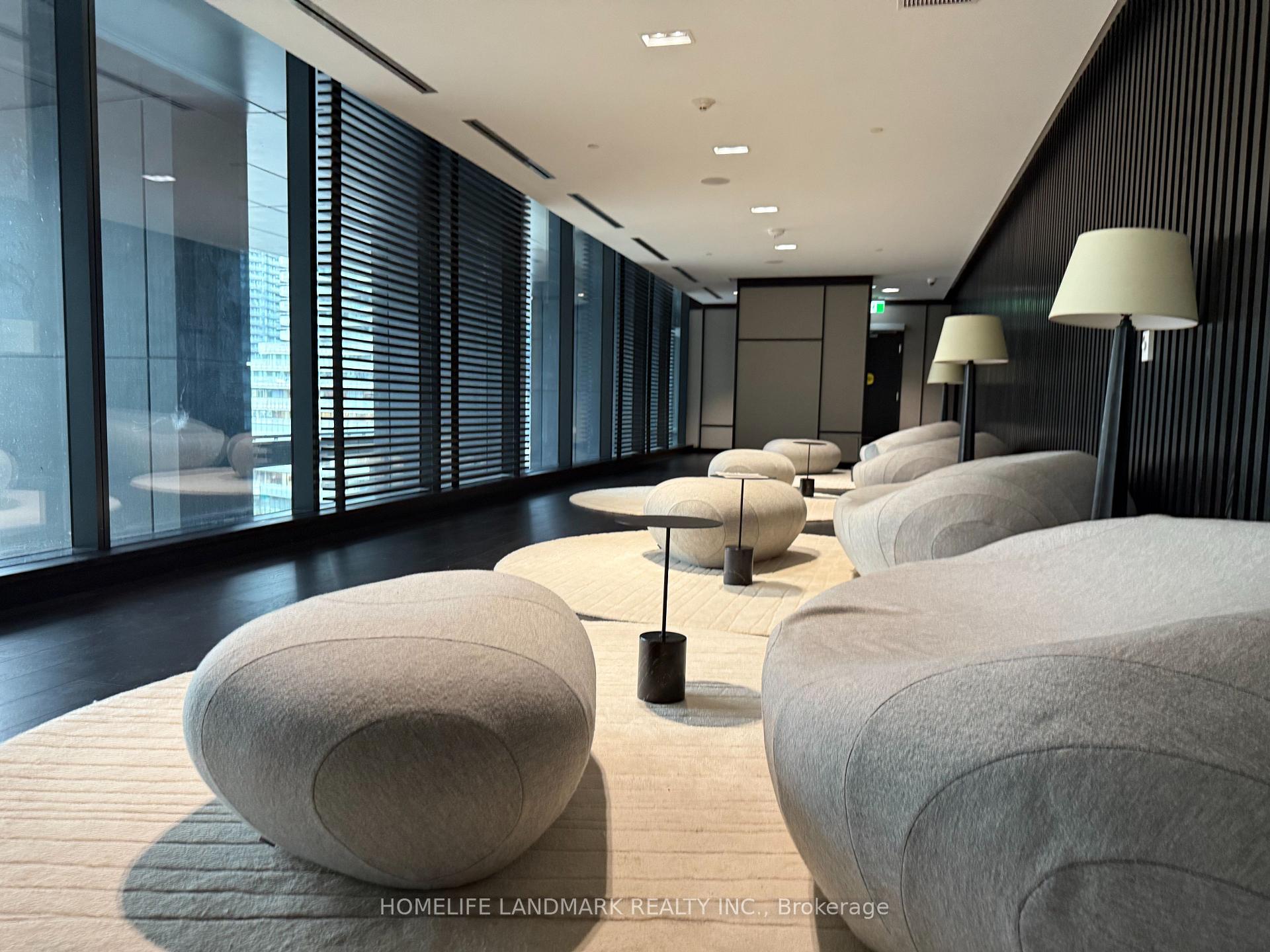 2 Bedrooms Condo at 501 Yonge, Toronto For sale