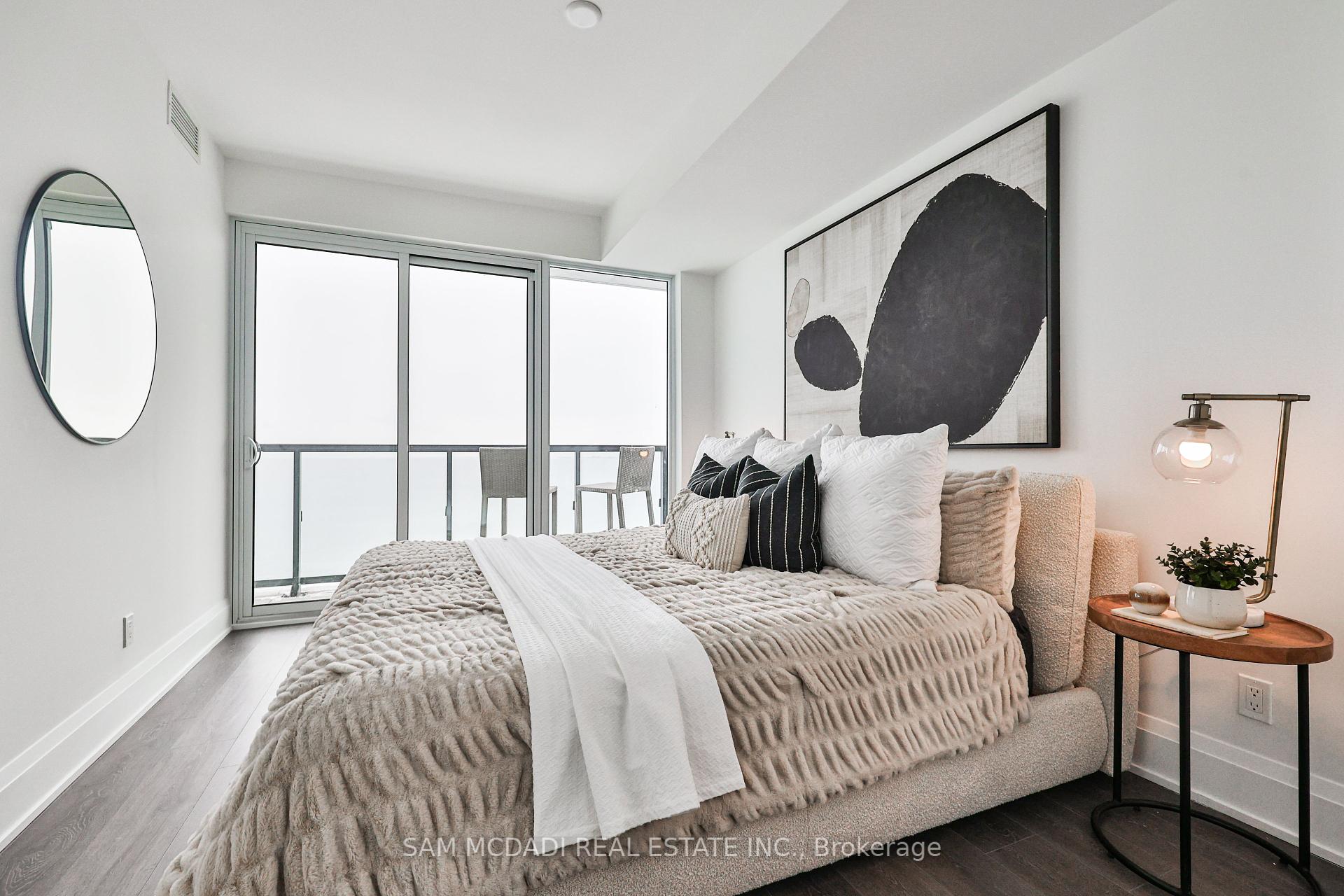 3 Bedrooms Condo at 370 Martha, Burlington For sale
