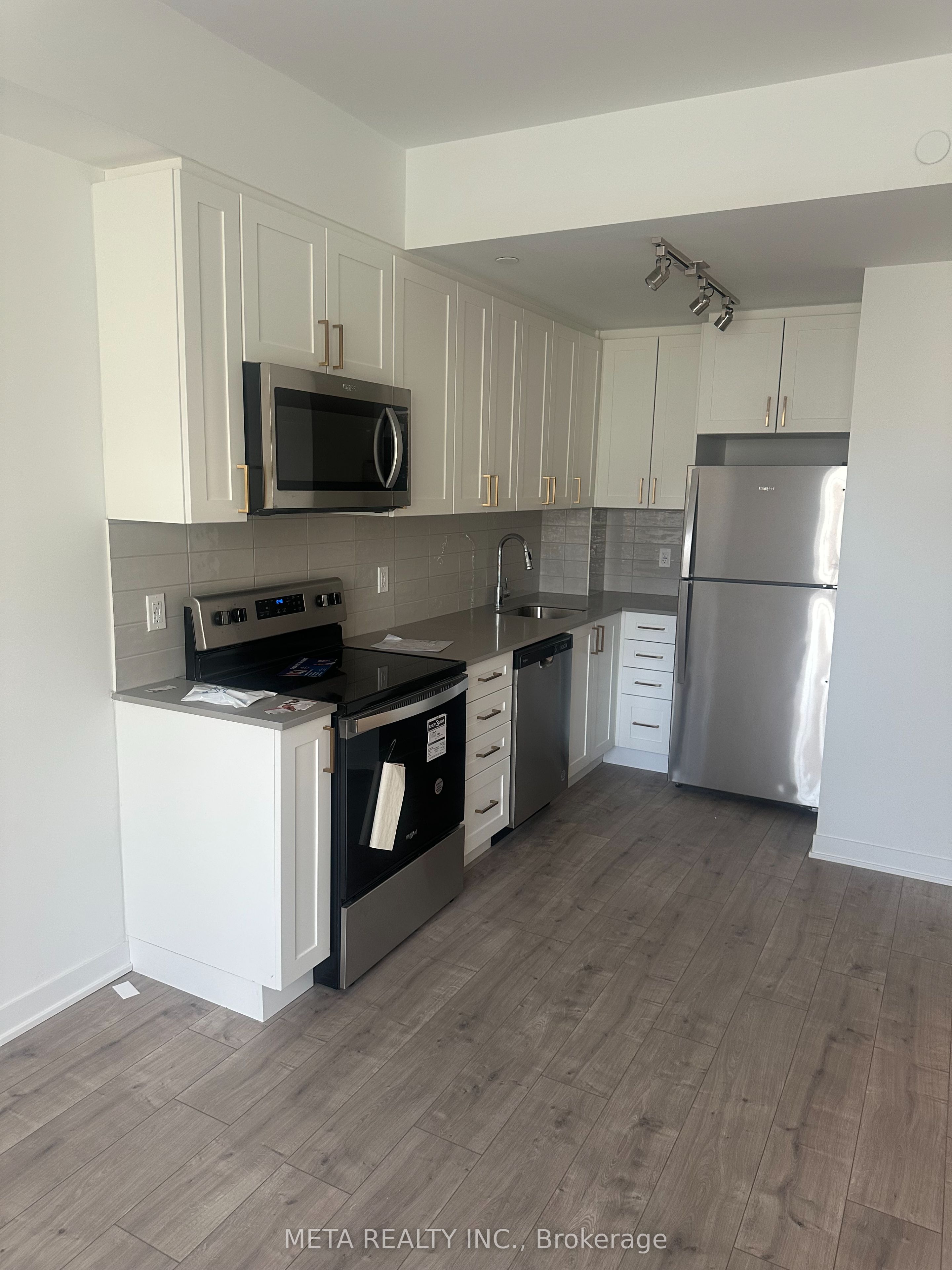 4025 Hickory Drive E, #11