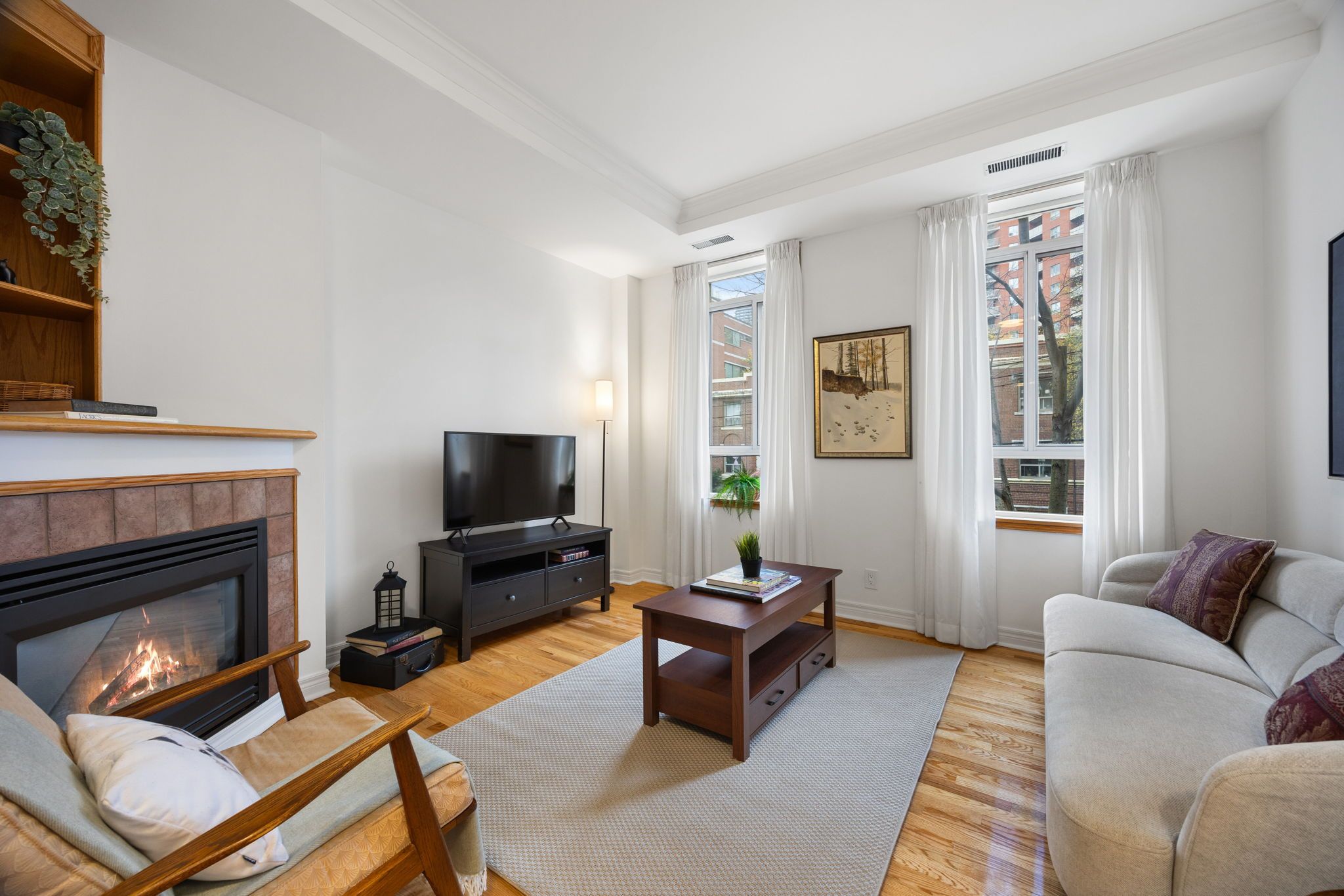 135 Maitland Street W 205