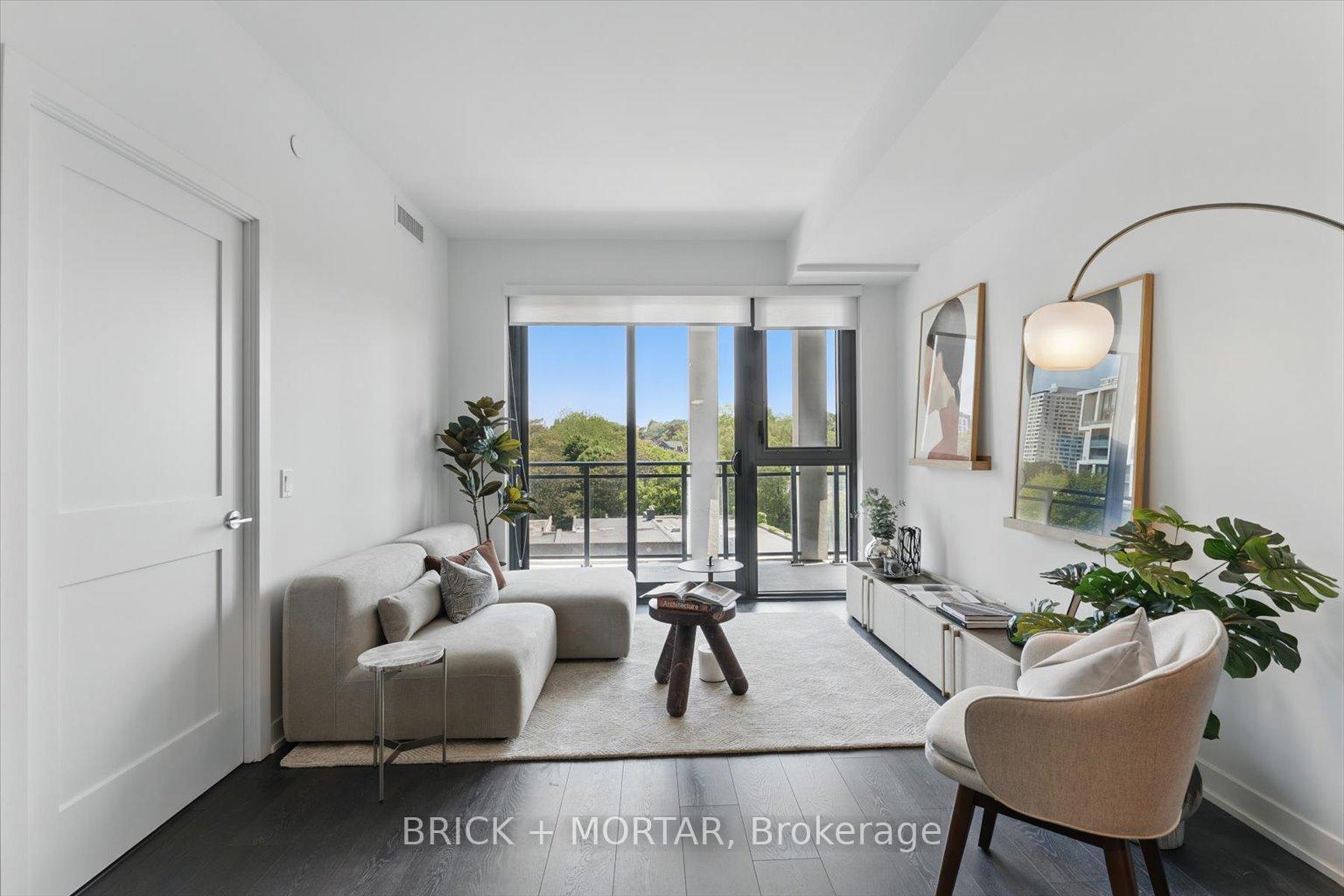 2 Bedrooms Condo at 1 Hillsdale, Toronto For sale