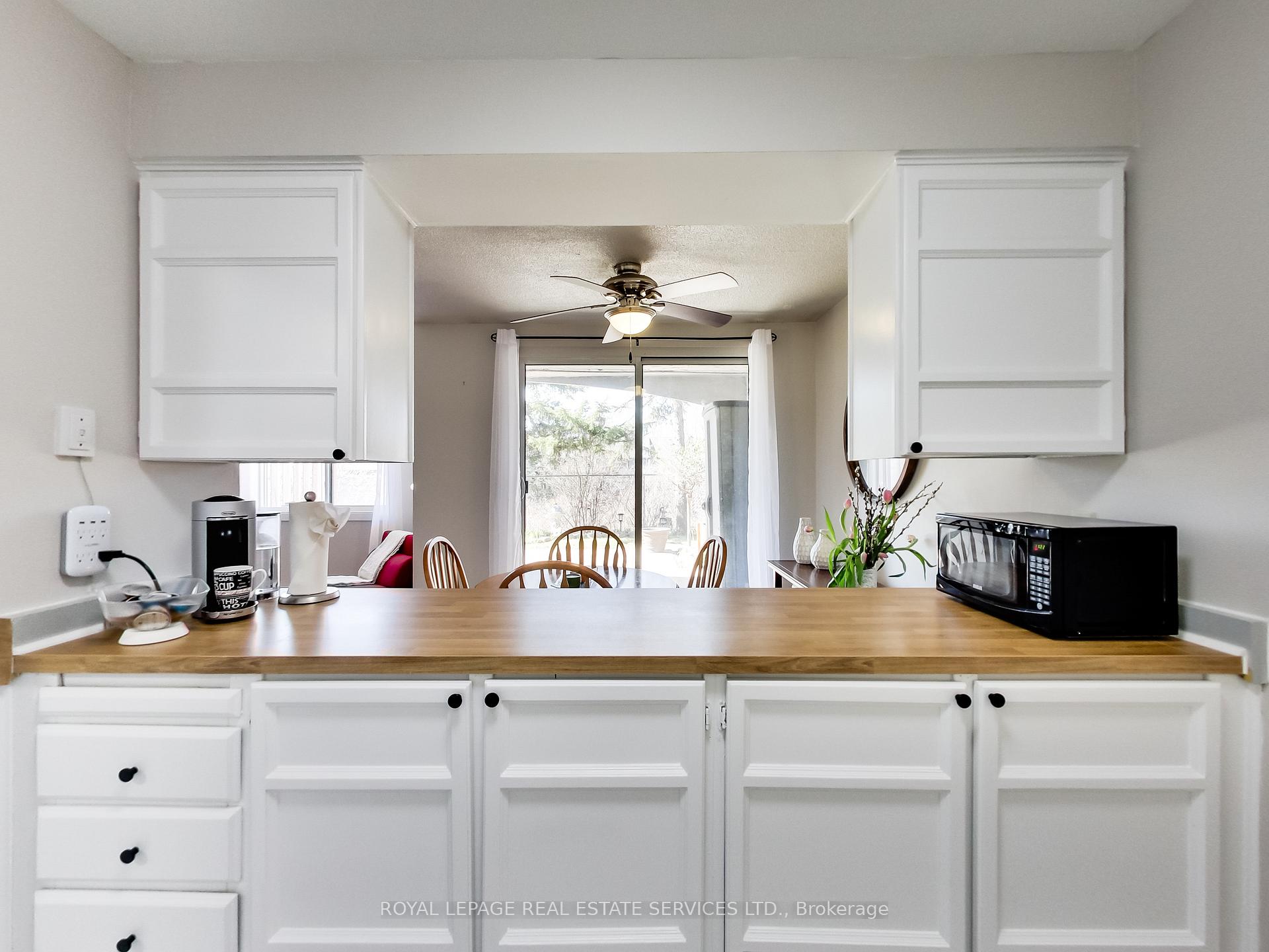 3 Bedrooms Condo at 1008 Falgarwood,  Oakville For sale
